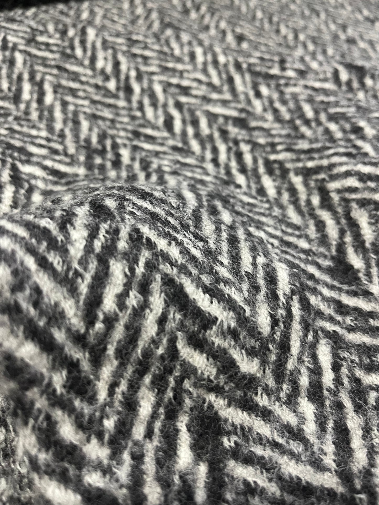 WOOLY 1090 heavy tweed herringbone