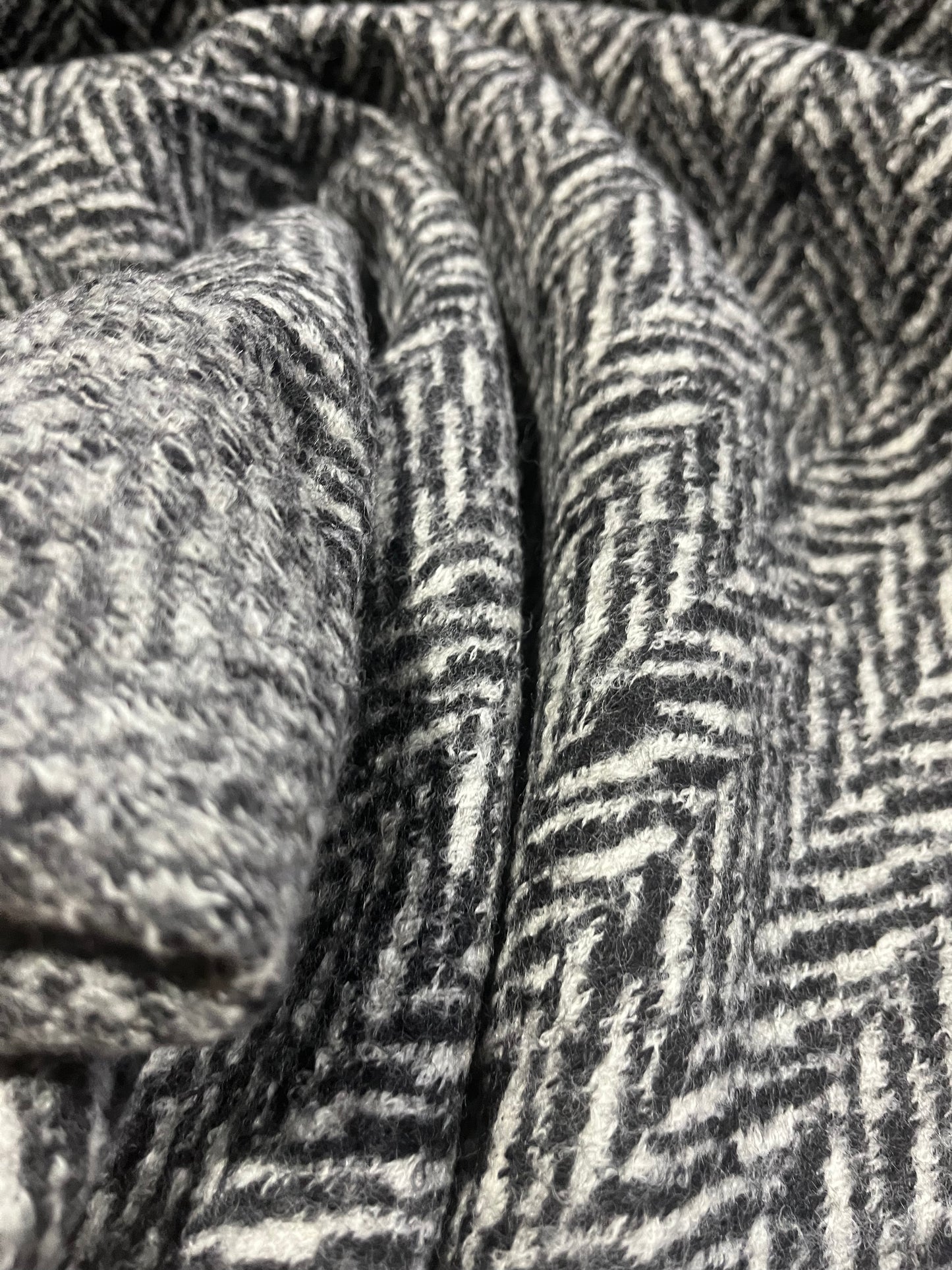 WOOLY 1090 heavy tweed herringbone