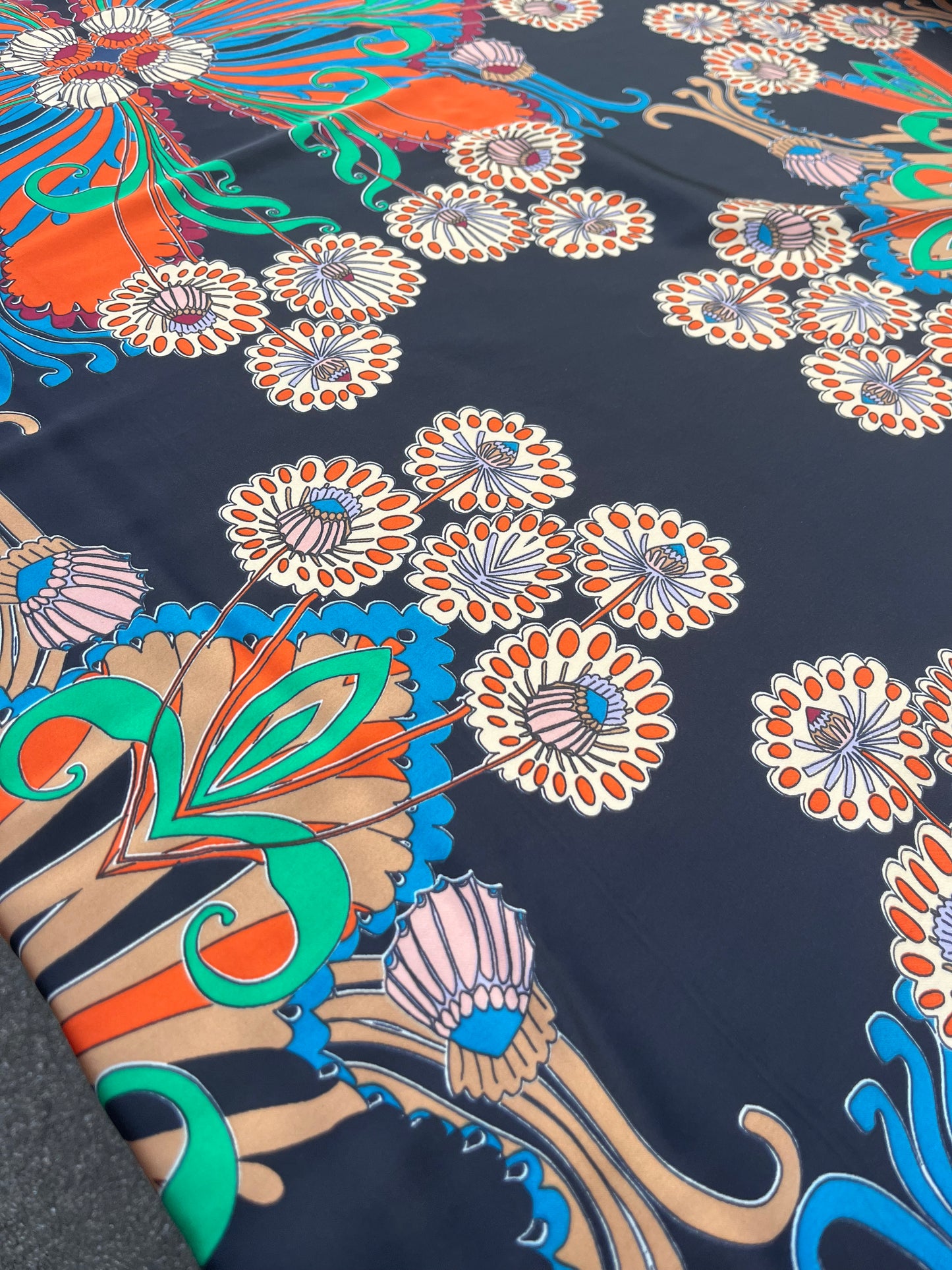ROSARIO 010 satin with bright print