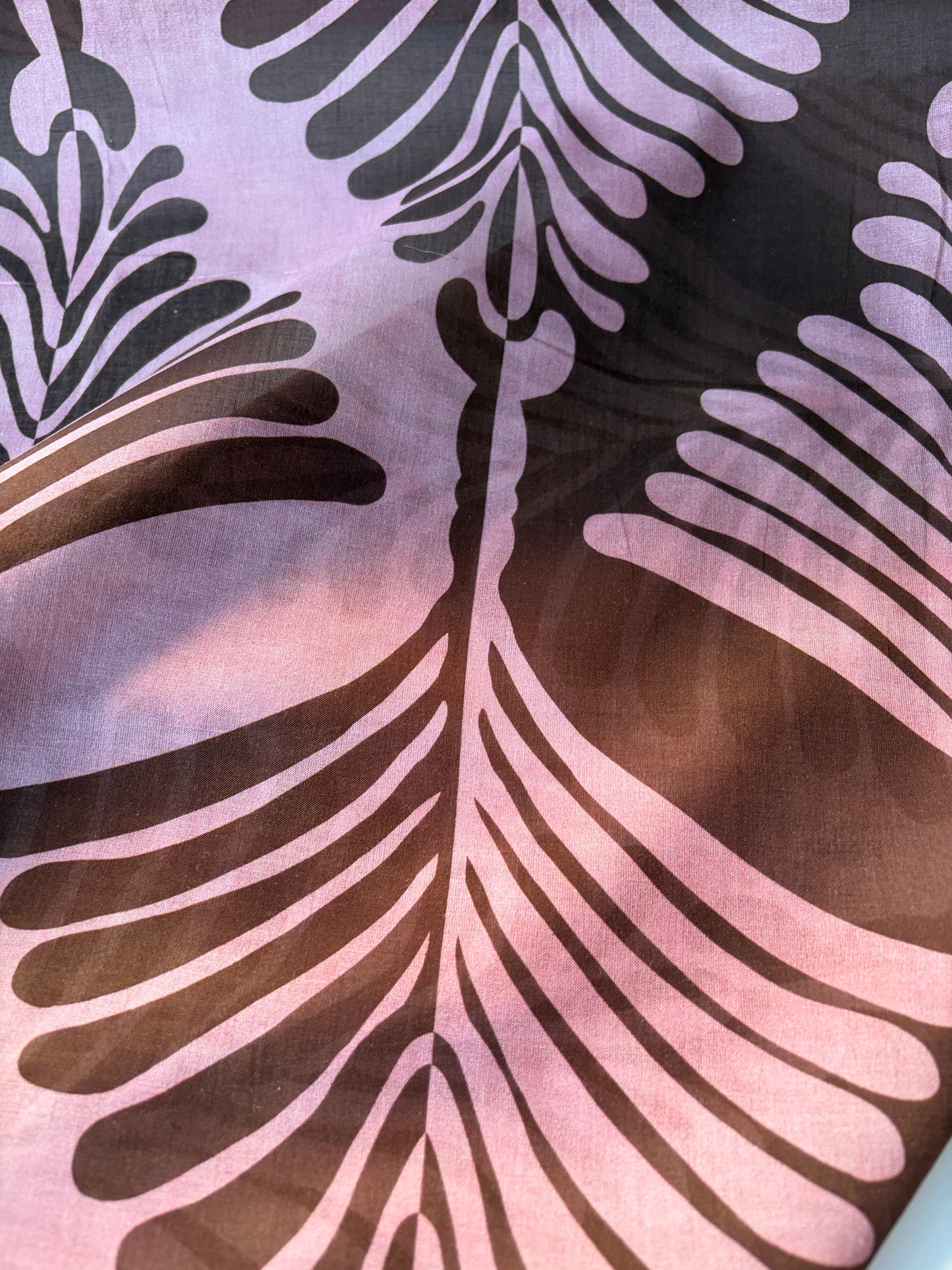 MARLON 027 cotton voile "brown/dusty pink giant leaves" design