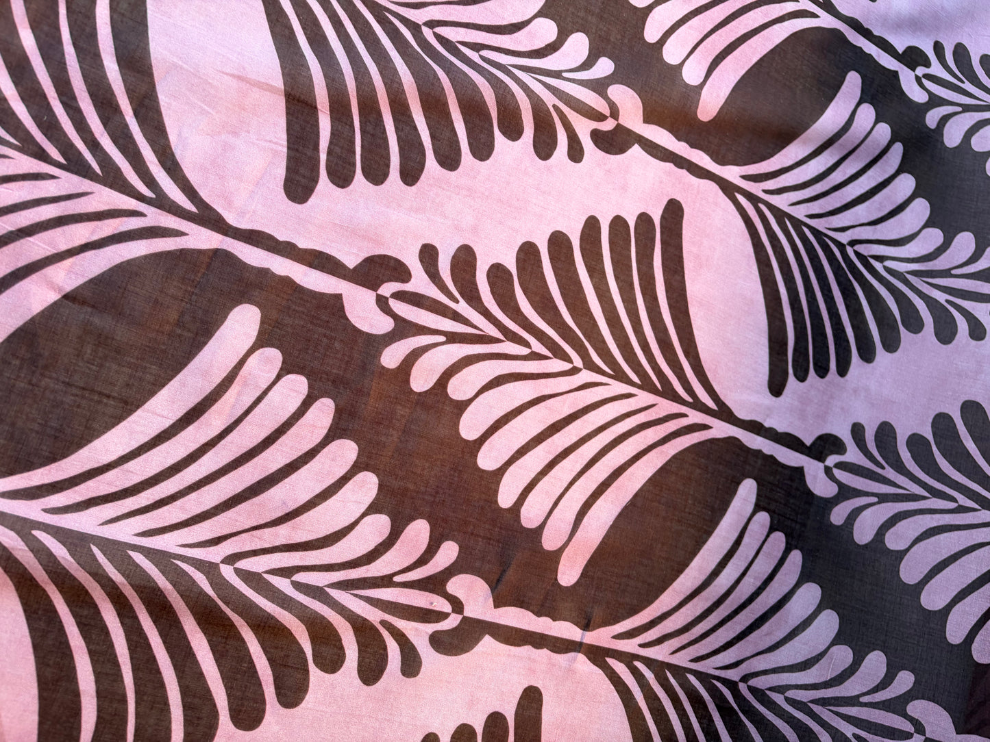 MARLON 027 cotton voile "brown/dusty pink giant leaves" design