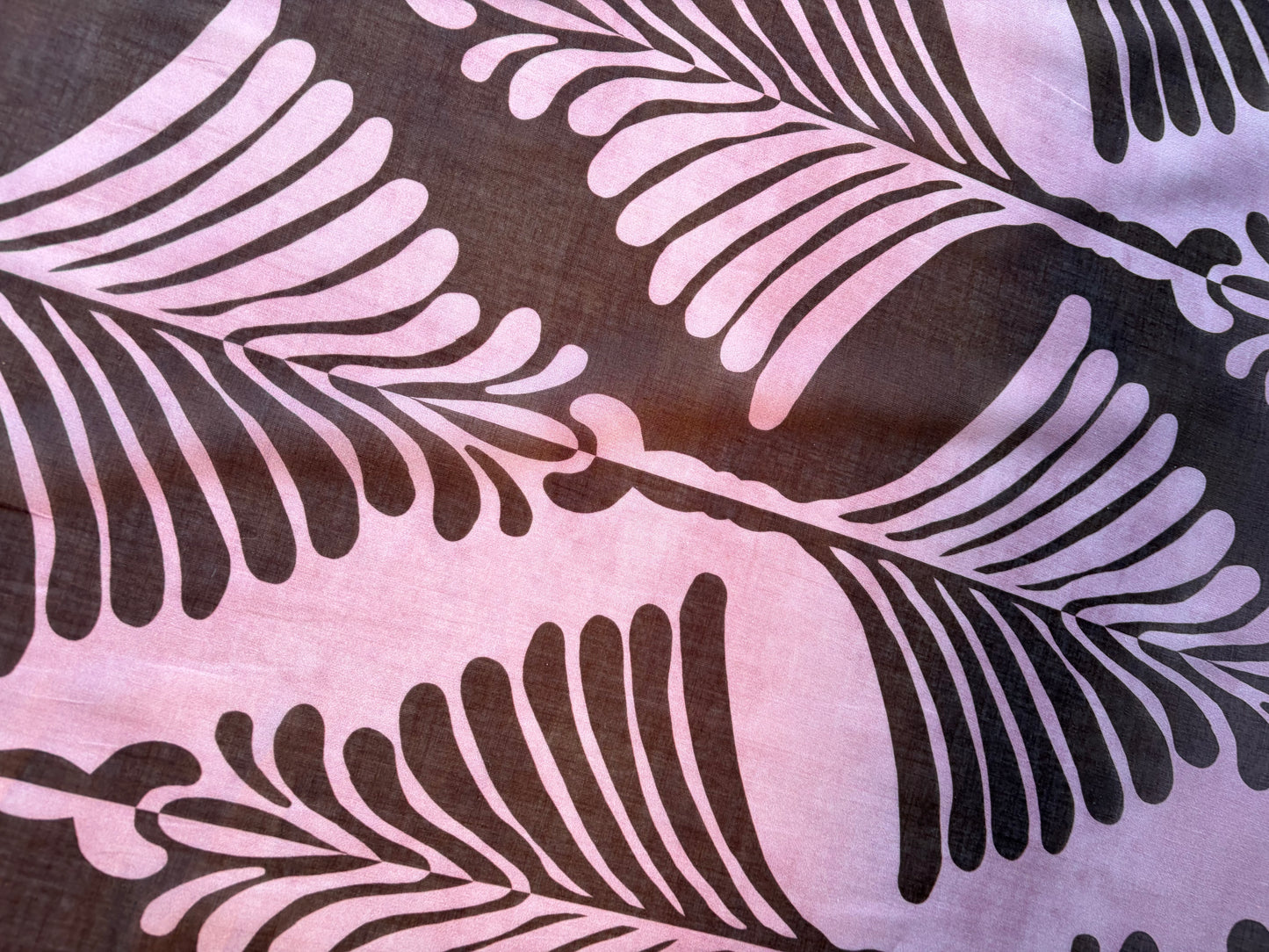 MARLON 027 cotton voile "brown/dusty pink giant leaves" design