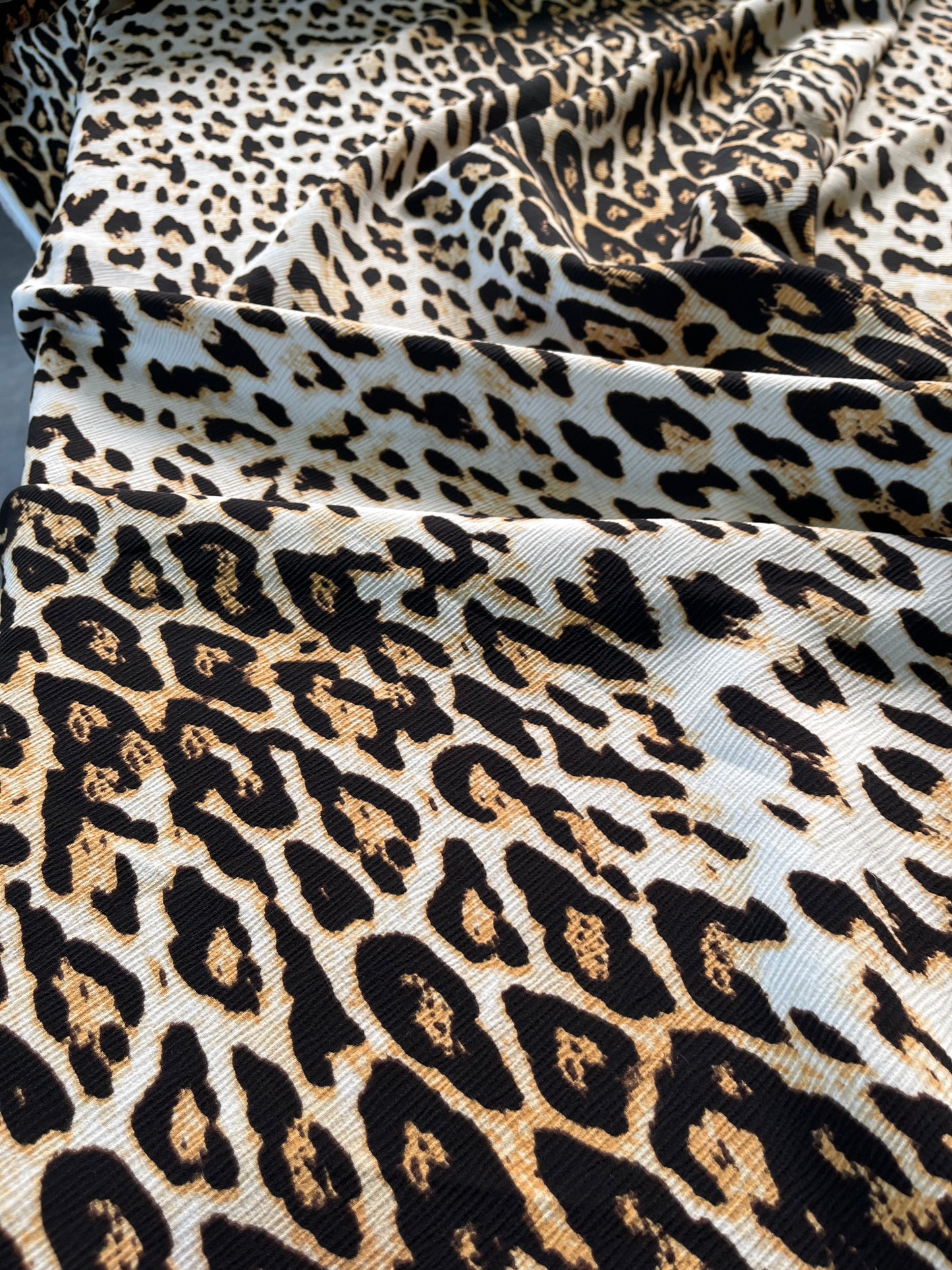 A01 Pisa 037 crinckled stretch with leopard print