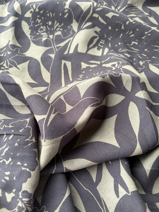 BURNS 045 khaky/black floral viscose