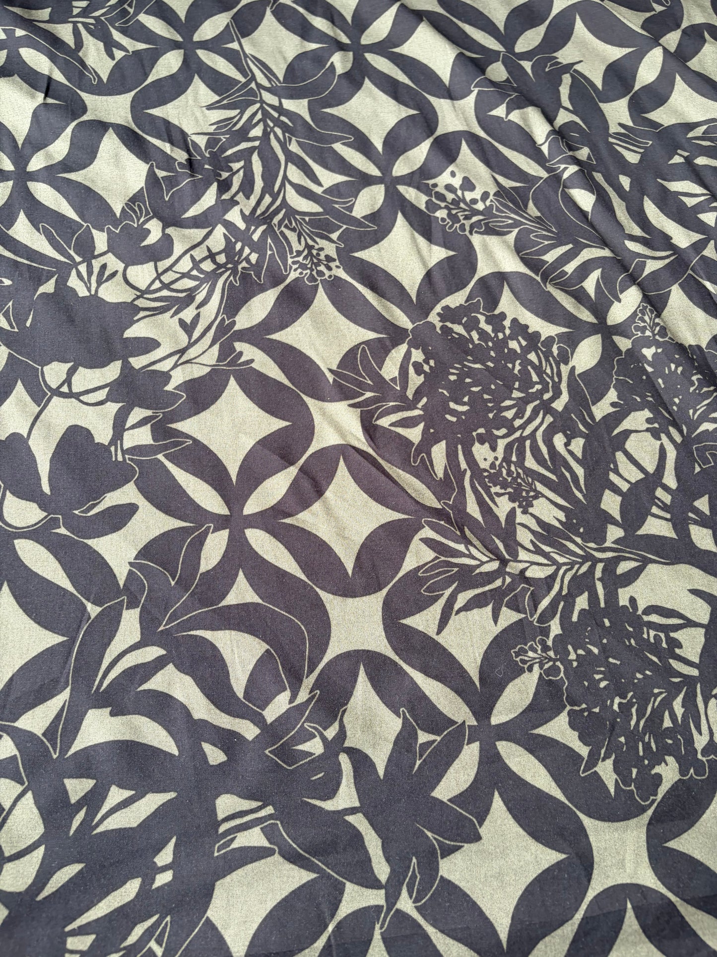 BURNS 045 khaky/black floral viscose