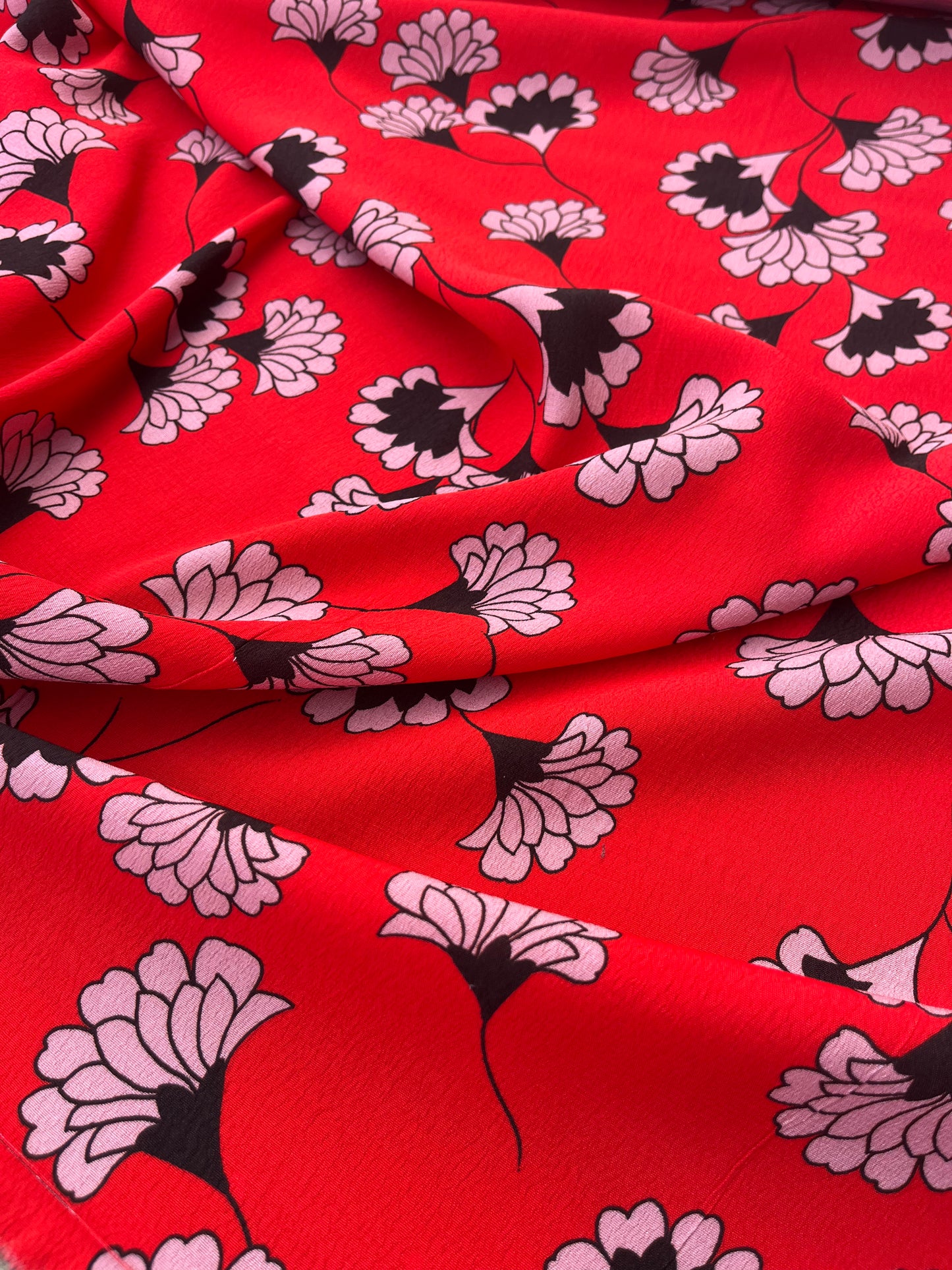 ROSARIO 013 viscose crêpe bright red flowers