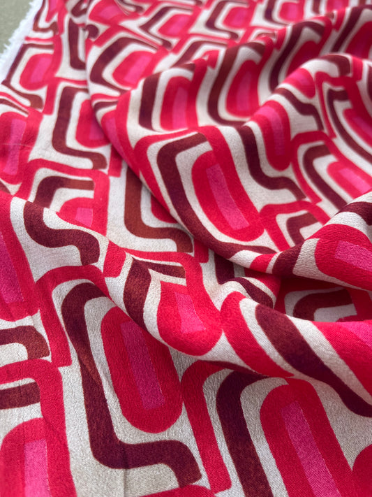 ROSARIO 014 viscose crêpe red/pink geometrical formes