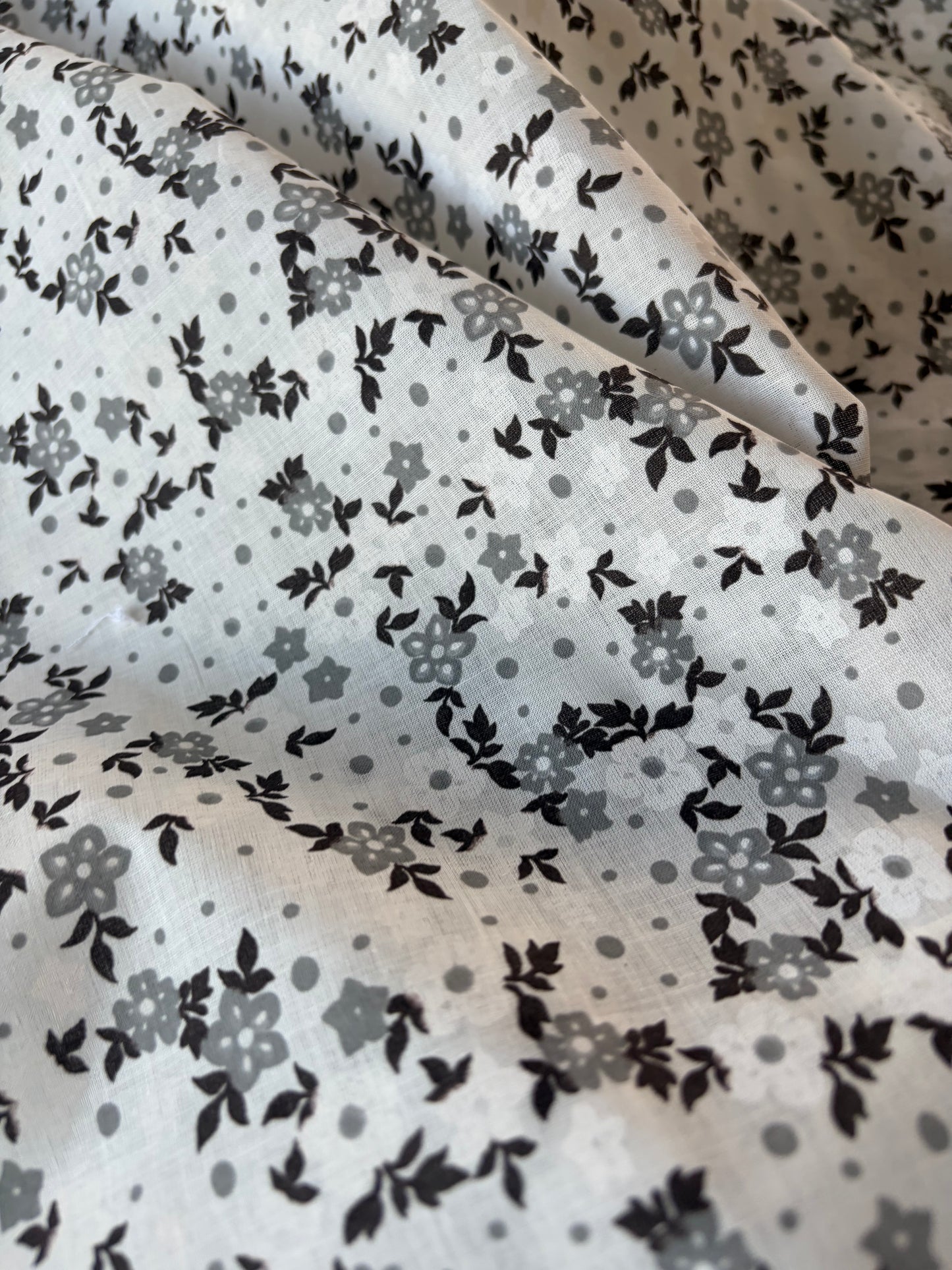 PIERROT 001 cotton voile flowers black/white