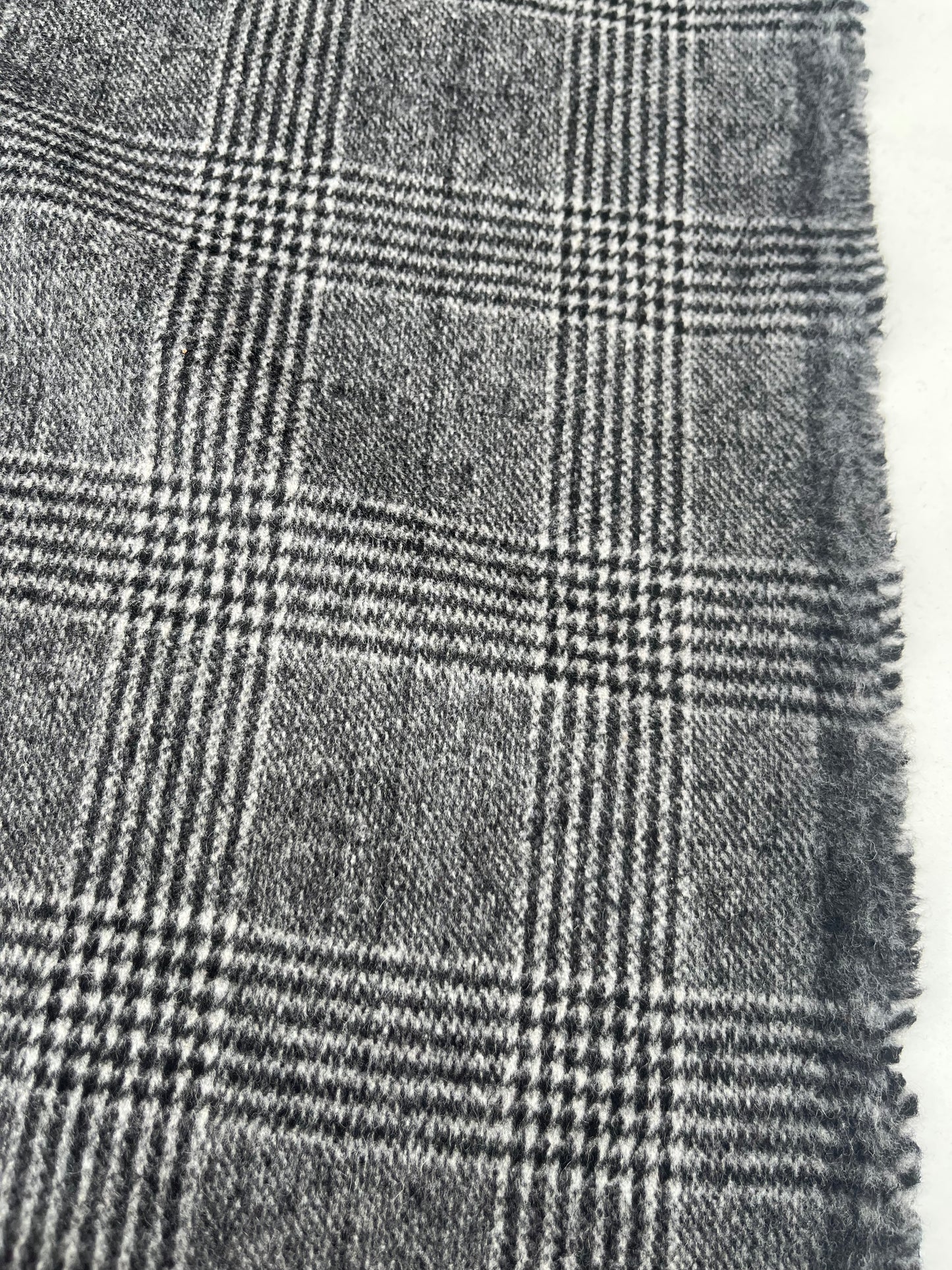 BASILE 001 heavy wool check prince de Galles