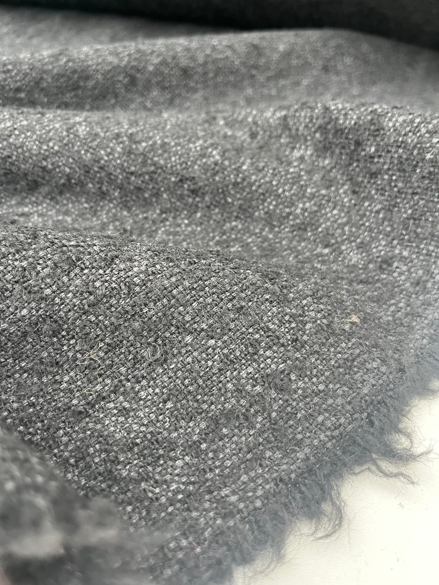 BASILE 002 heavy wool tweed black/grey