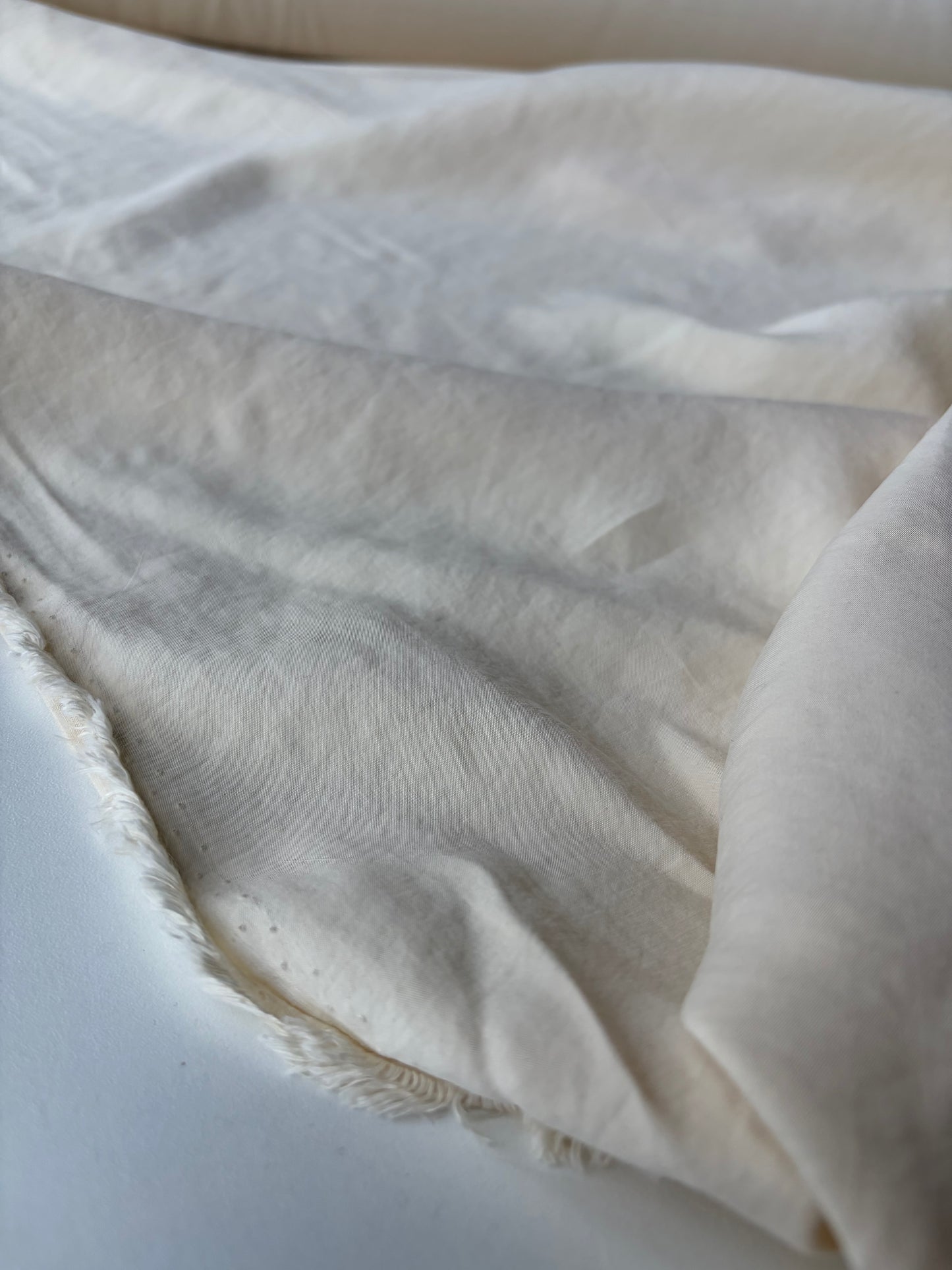 BURNS 050 cream coloured washed cupro