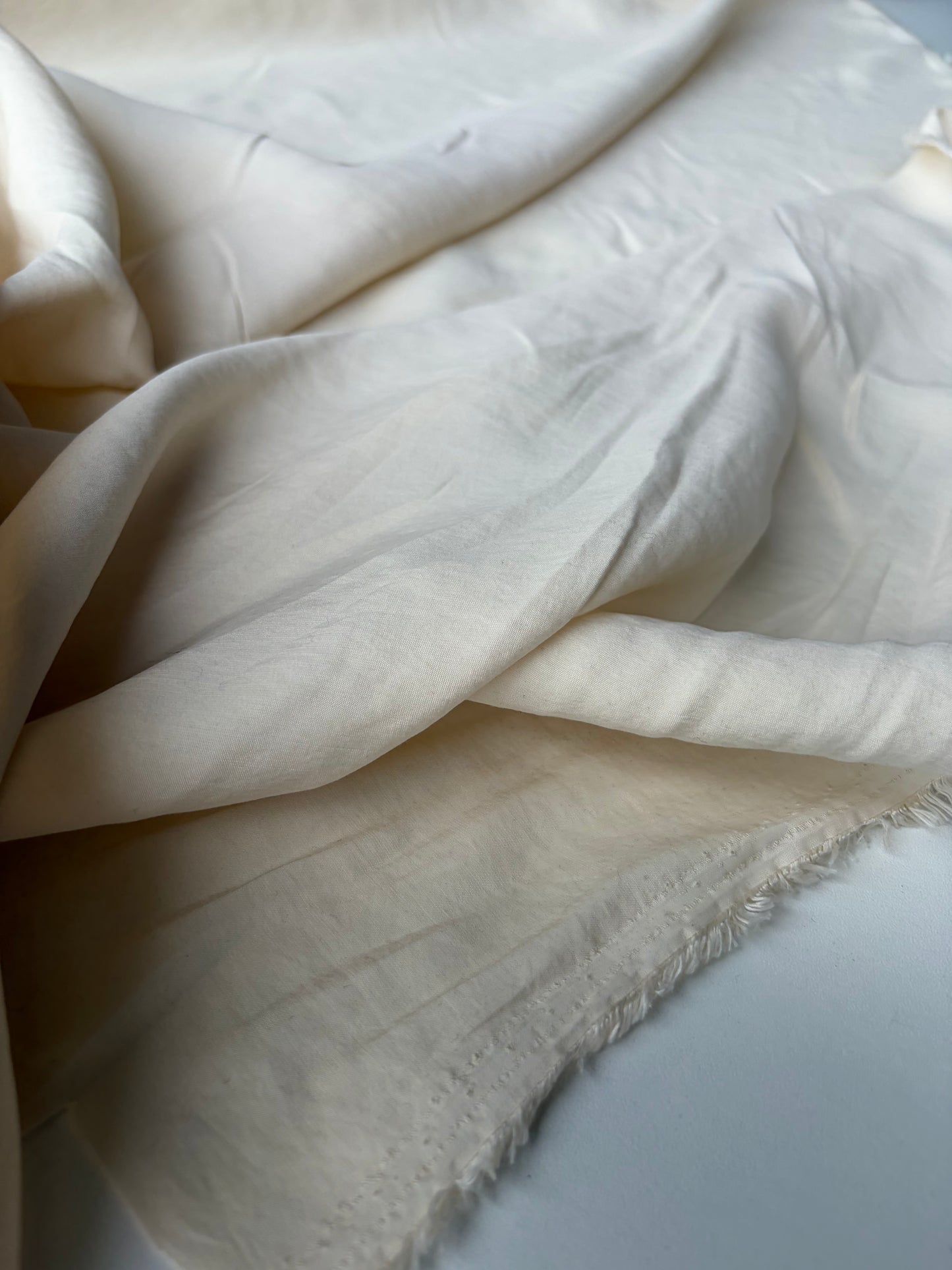 BURNS 050 cream coloured washed cupro