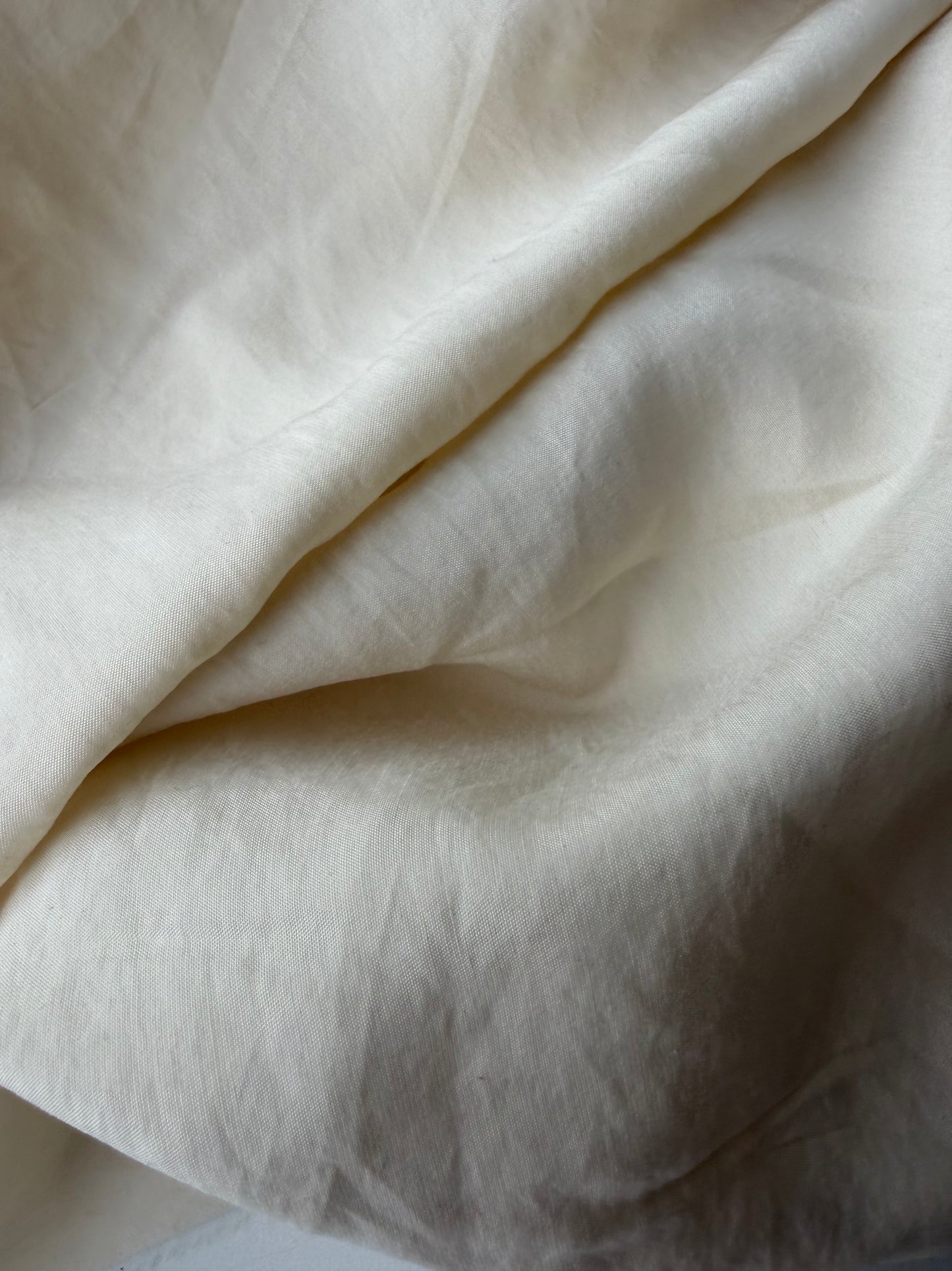 BURNS 050 cream coloured washed cupro