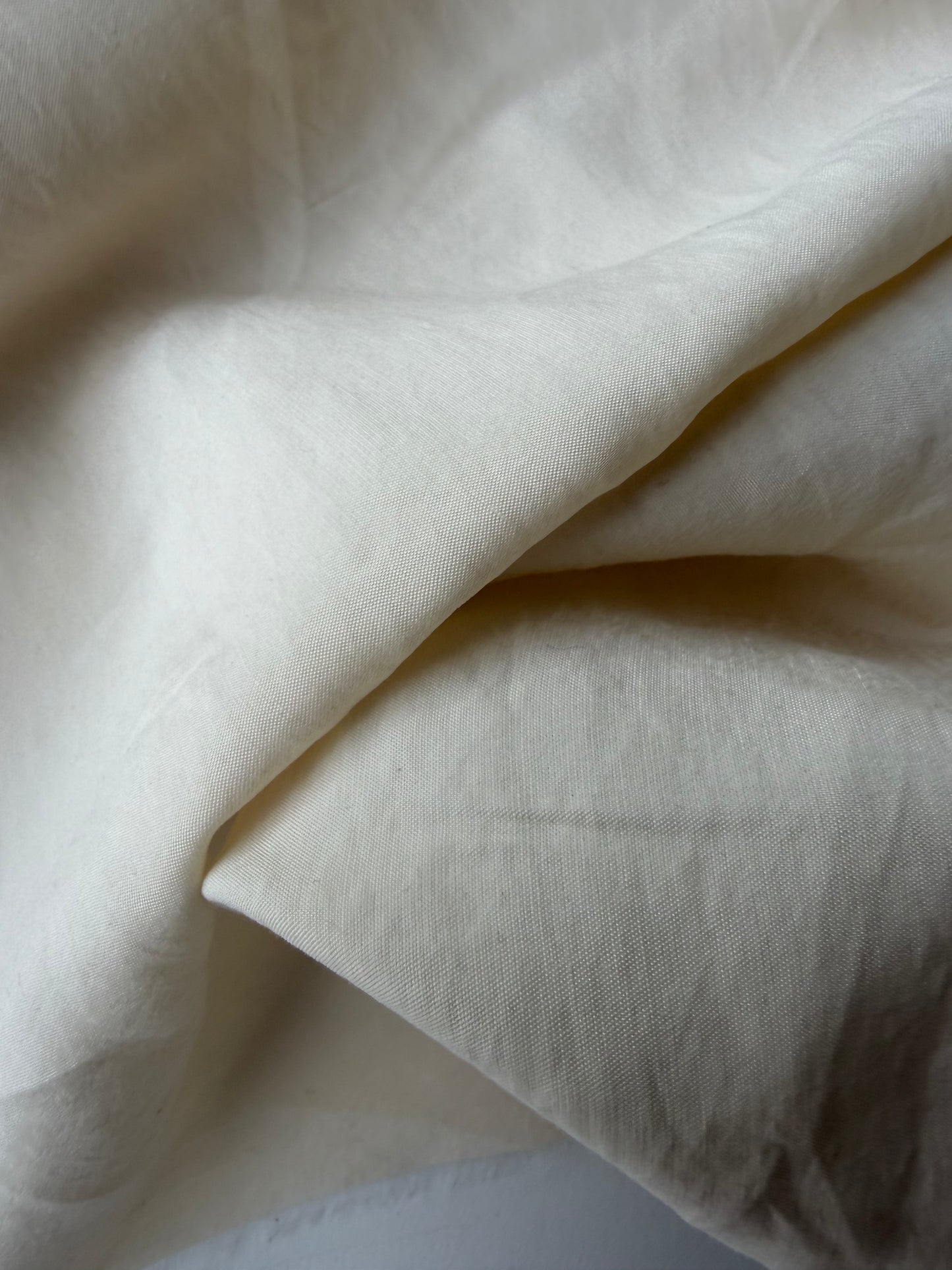 BURNS 050 cream coloured washed cupro