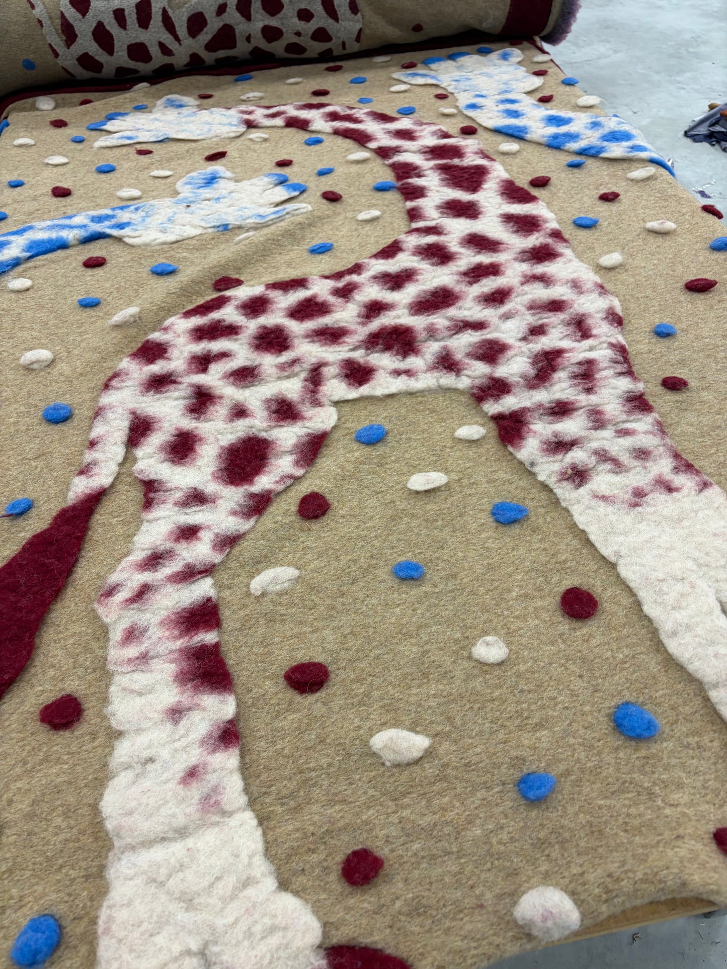 GROGGY 020 heavy wool plaid applicated giraffe