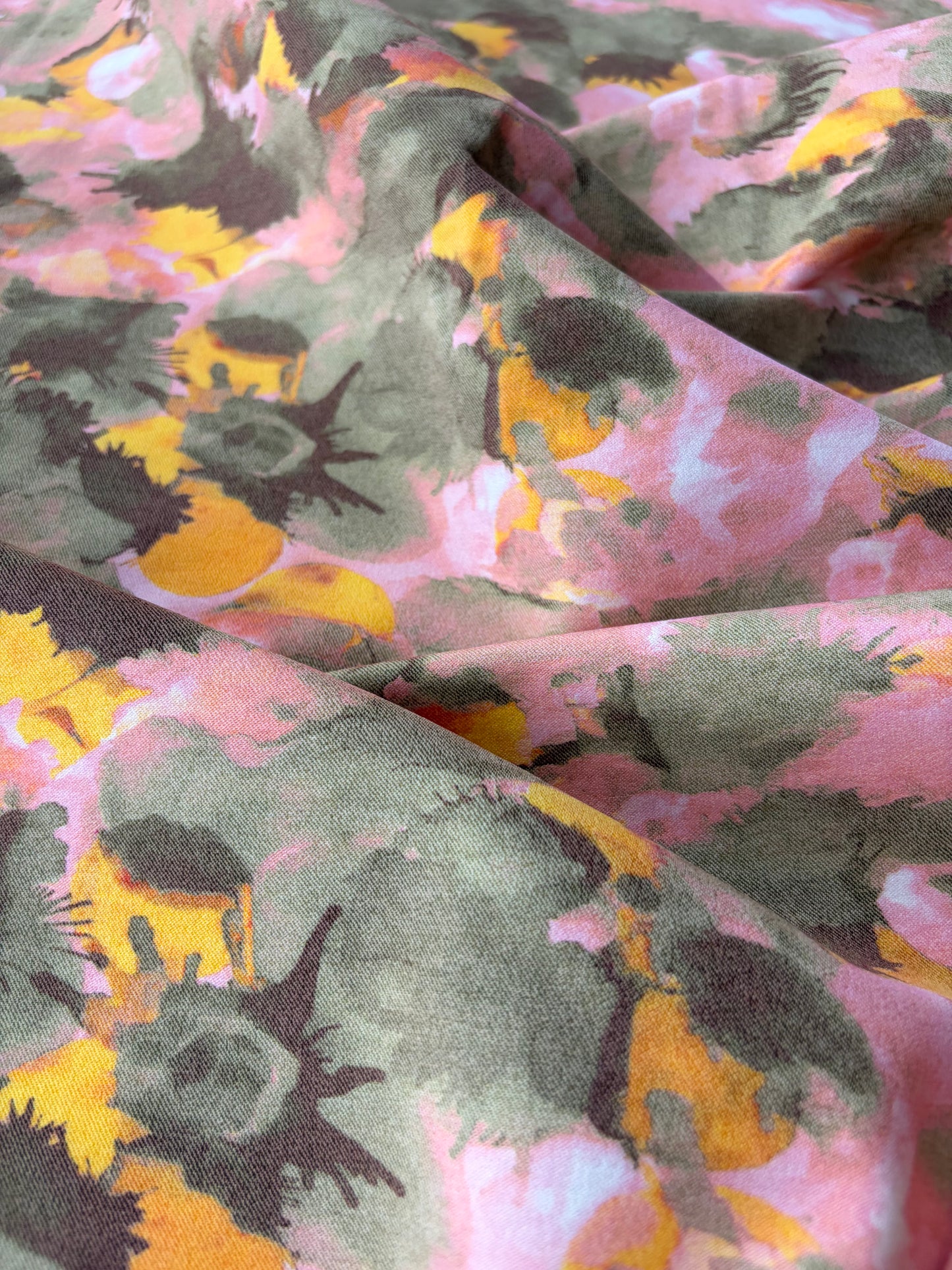 BURNS 055 heavy viscose stretch watery flowers