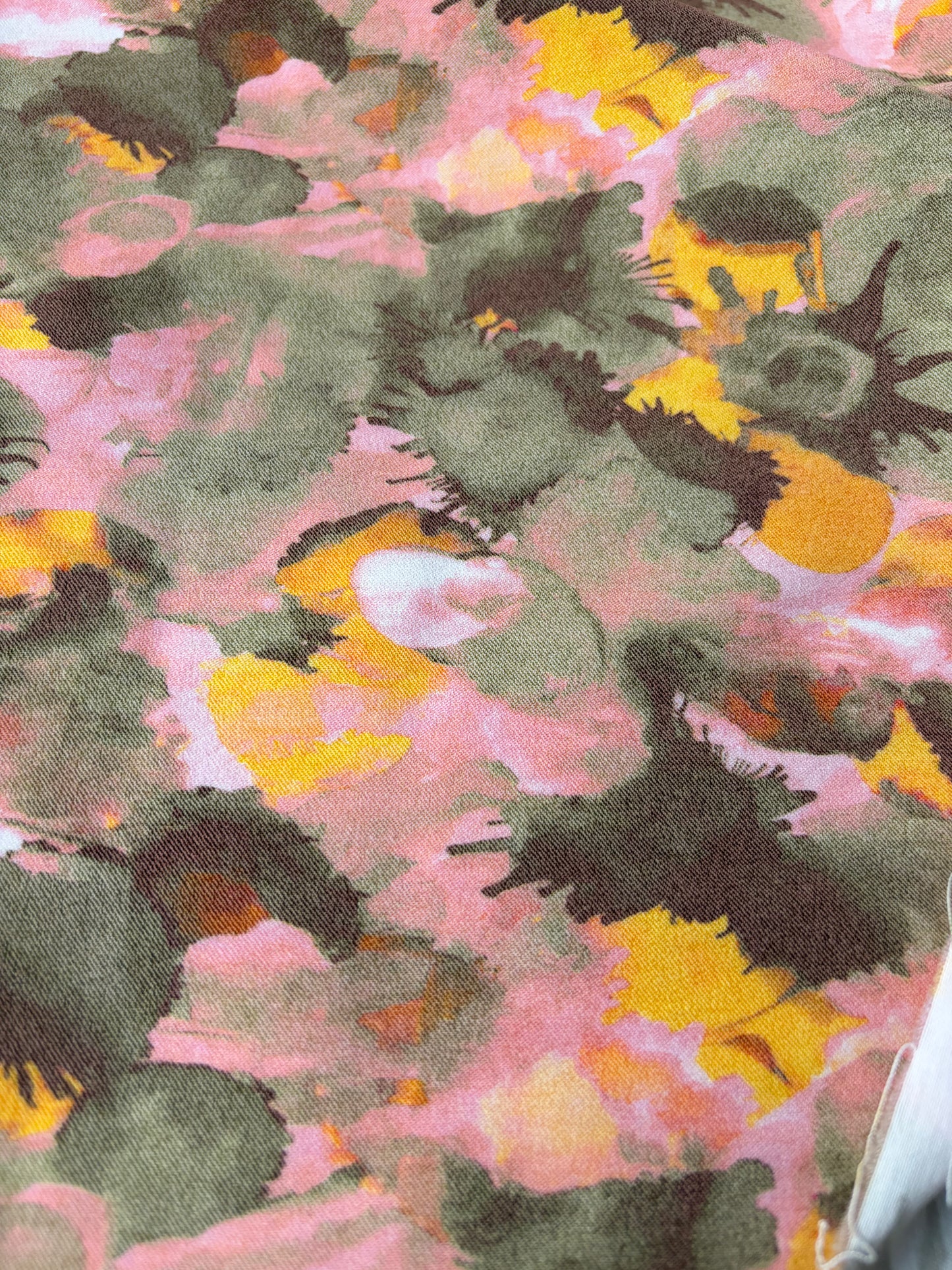 BURNS 055 heavy viscose stretch watery flowers