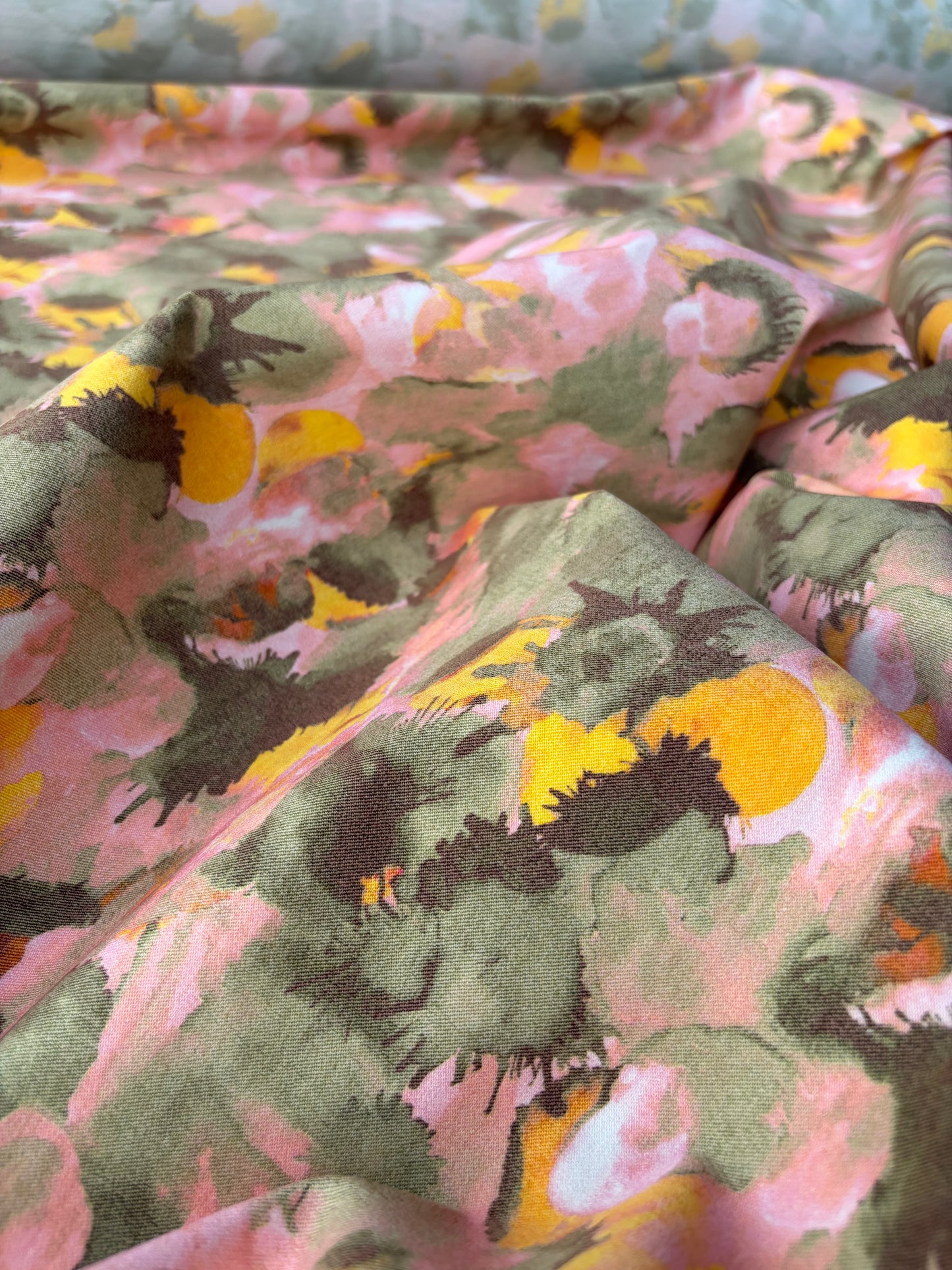 BURNS 055 heavy viscose stretch watery flowers