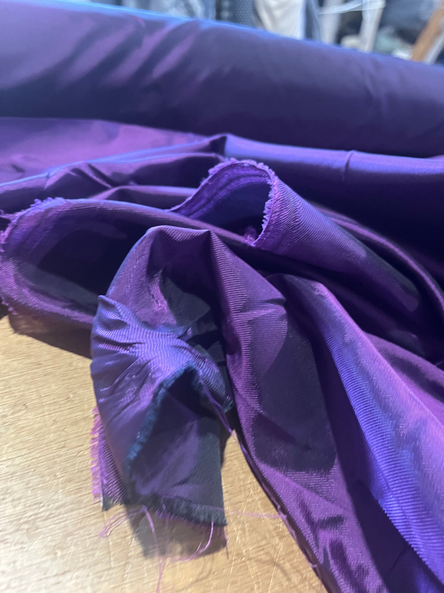 E02 CAN 1005  viscose twill satin purple