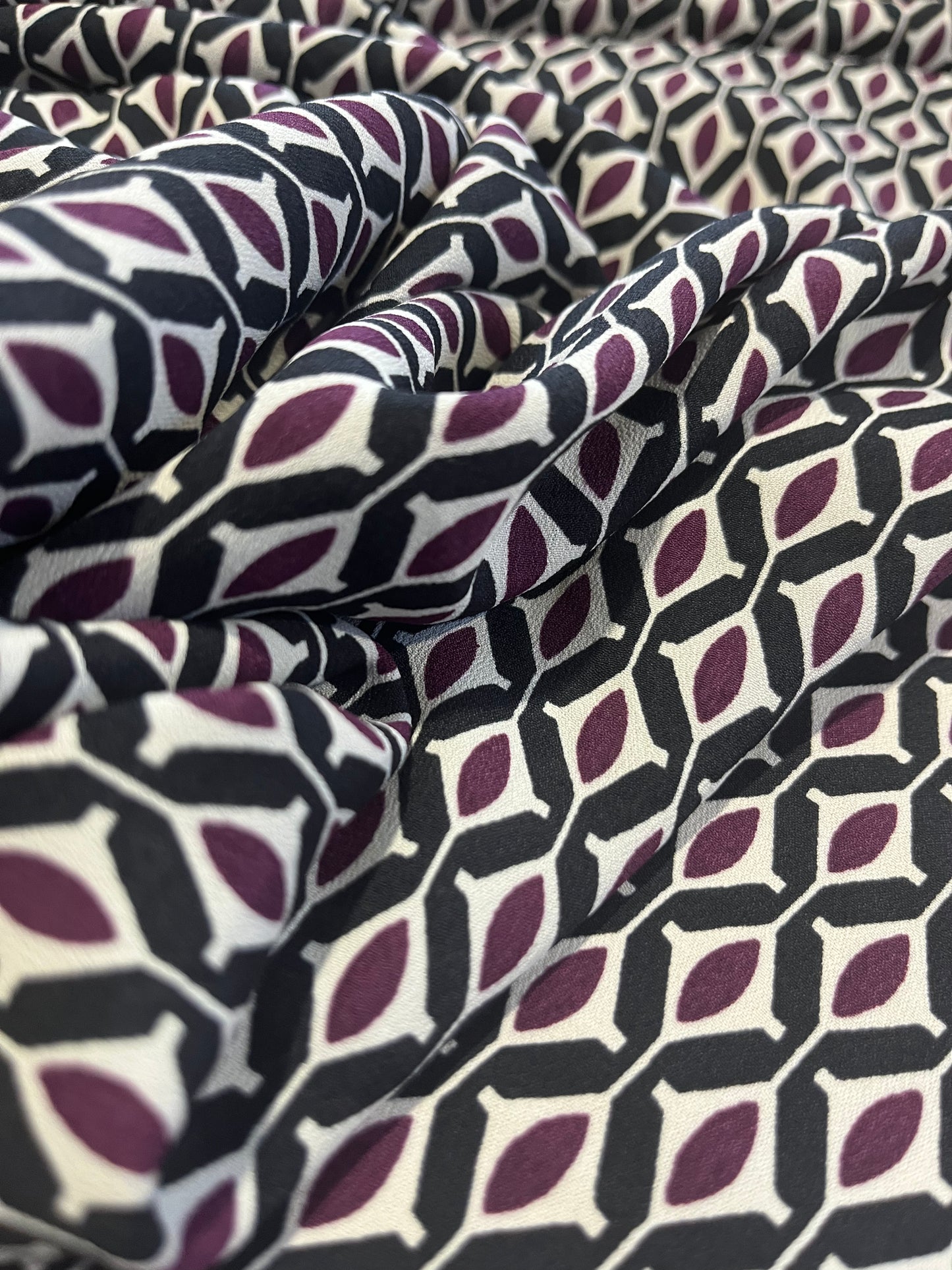 C02 CAN 1010 viscose crêpe black/purple design