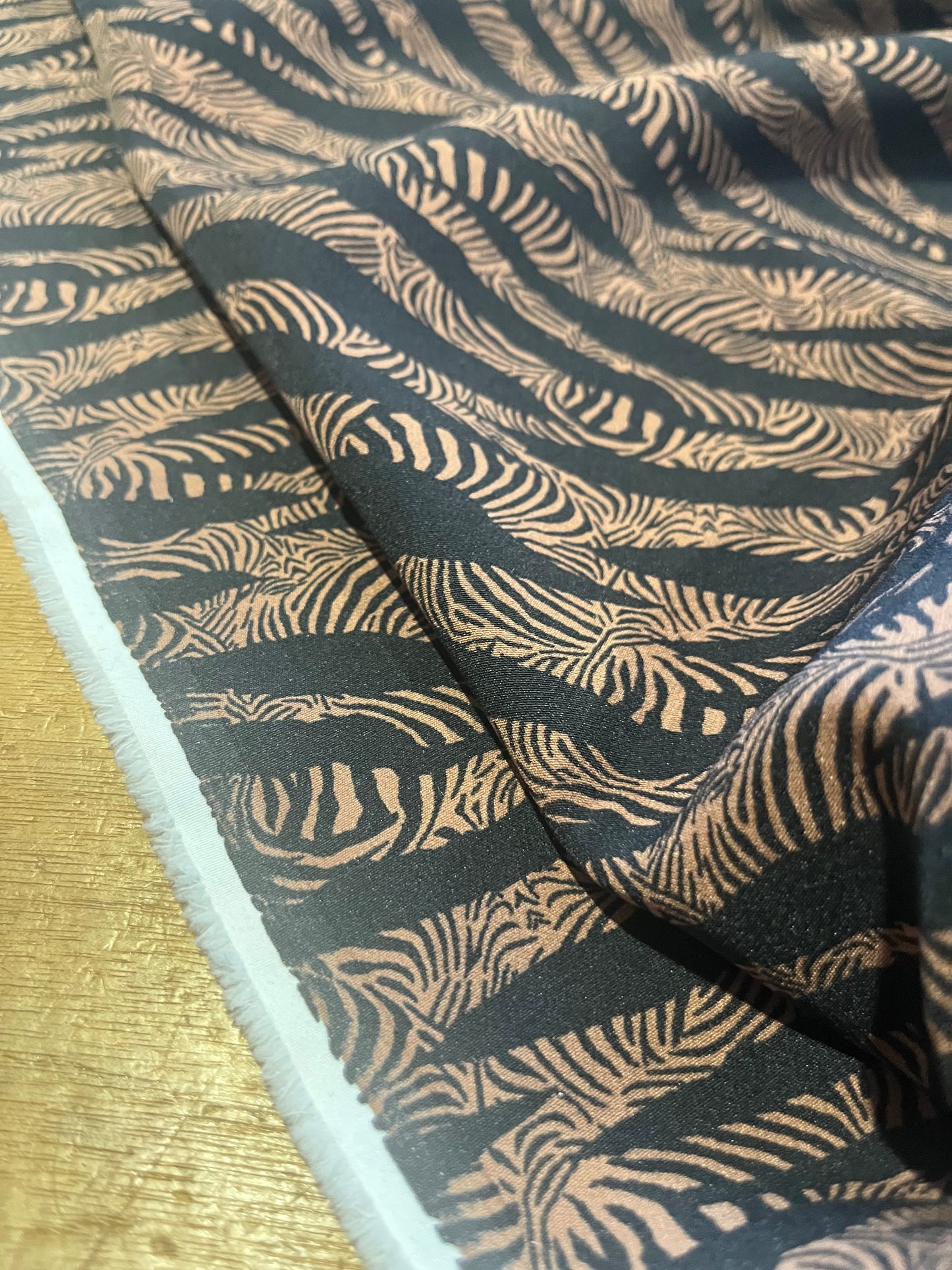 A01 CAN 1020 bi stretch fabric with tiger zebra print