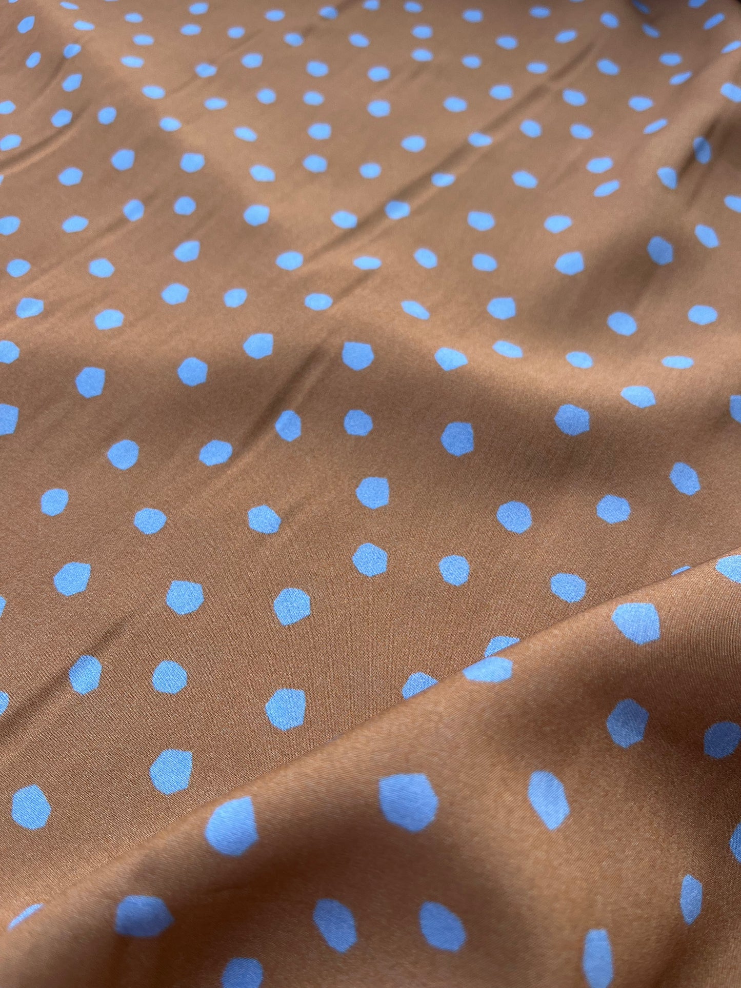 LC ROSARIO 029 satin with dots cognac/blue