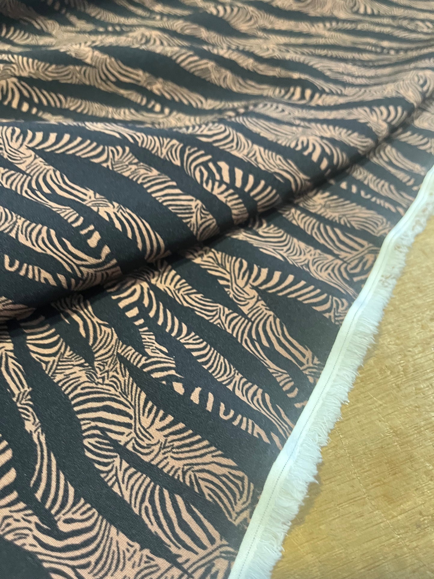 A01 CAN 1020 bi stretch fabric with tiger zebra print