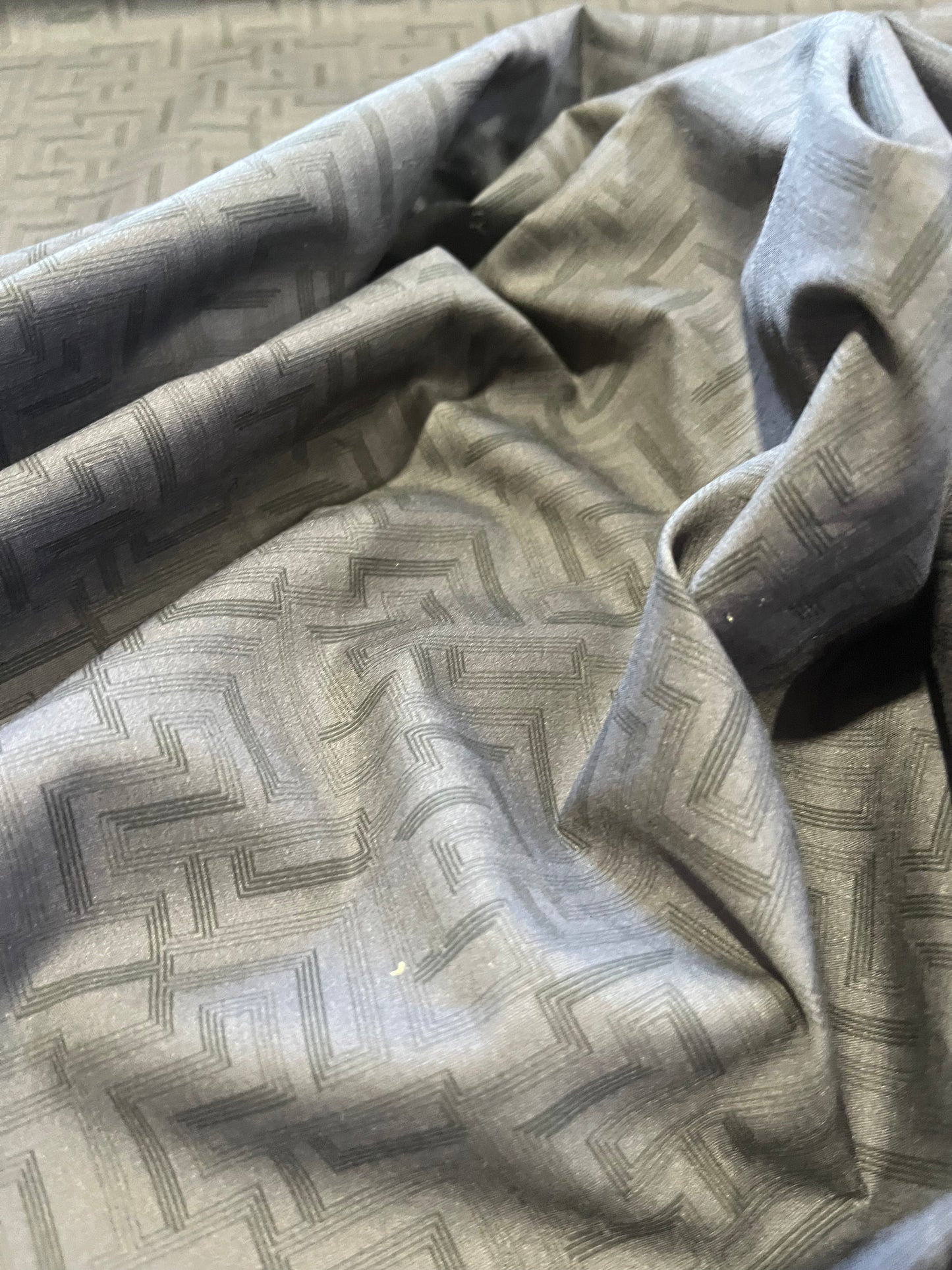 C02 CAN 1025 cotton voile grey geometrical print