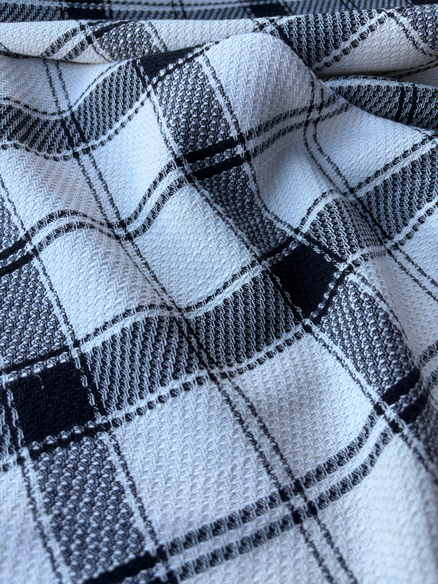 MOLKO 011  ecru/black heavy cotton check