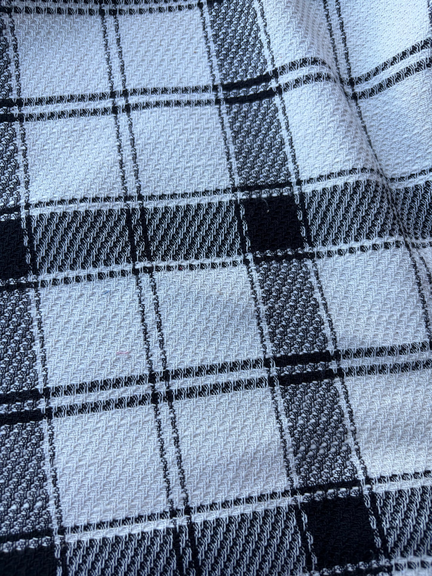 MOLKO 011  ecru/black heavy cotton check