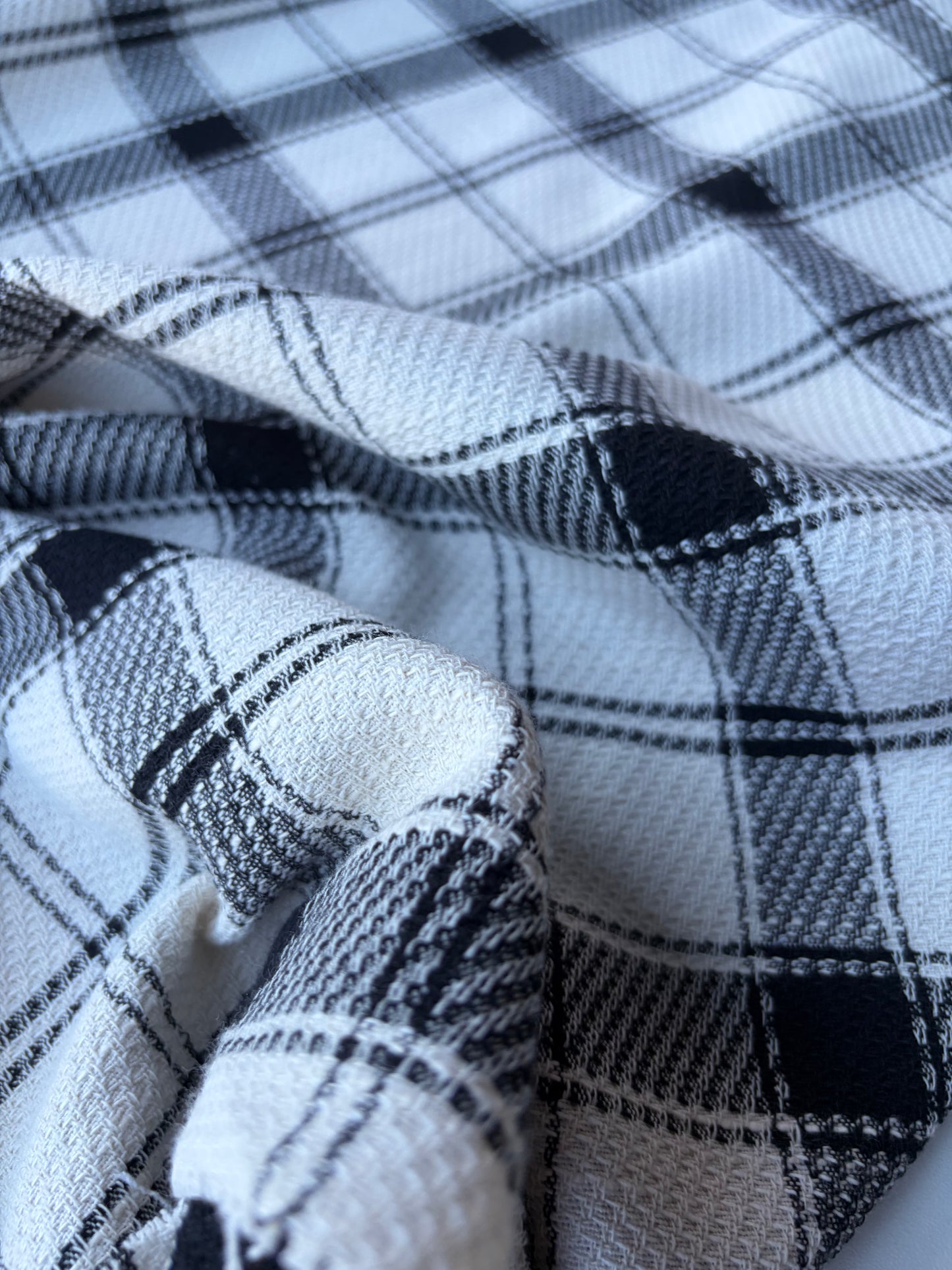 MOLKO 011  ecru/black heavy cotton check