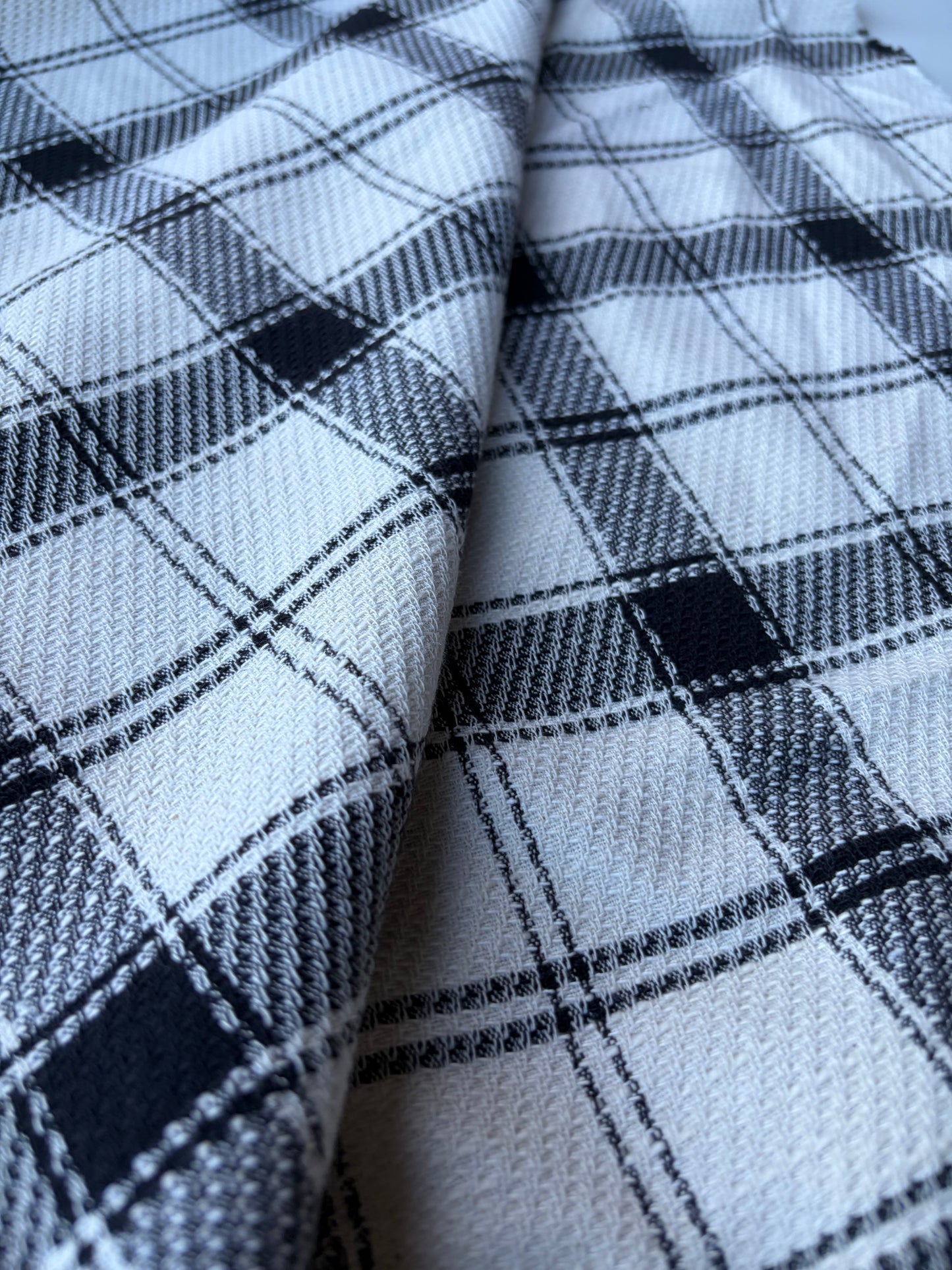 MOLKO 011  ecru/black heavy cotton check
