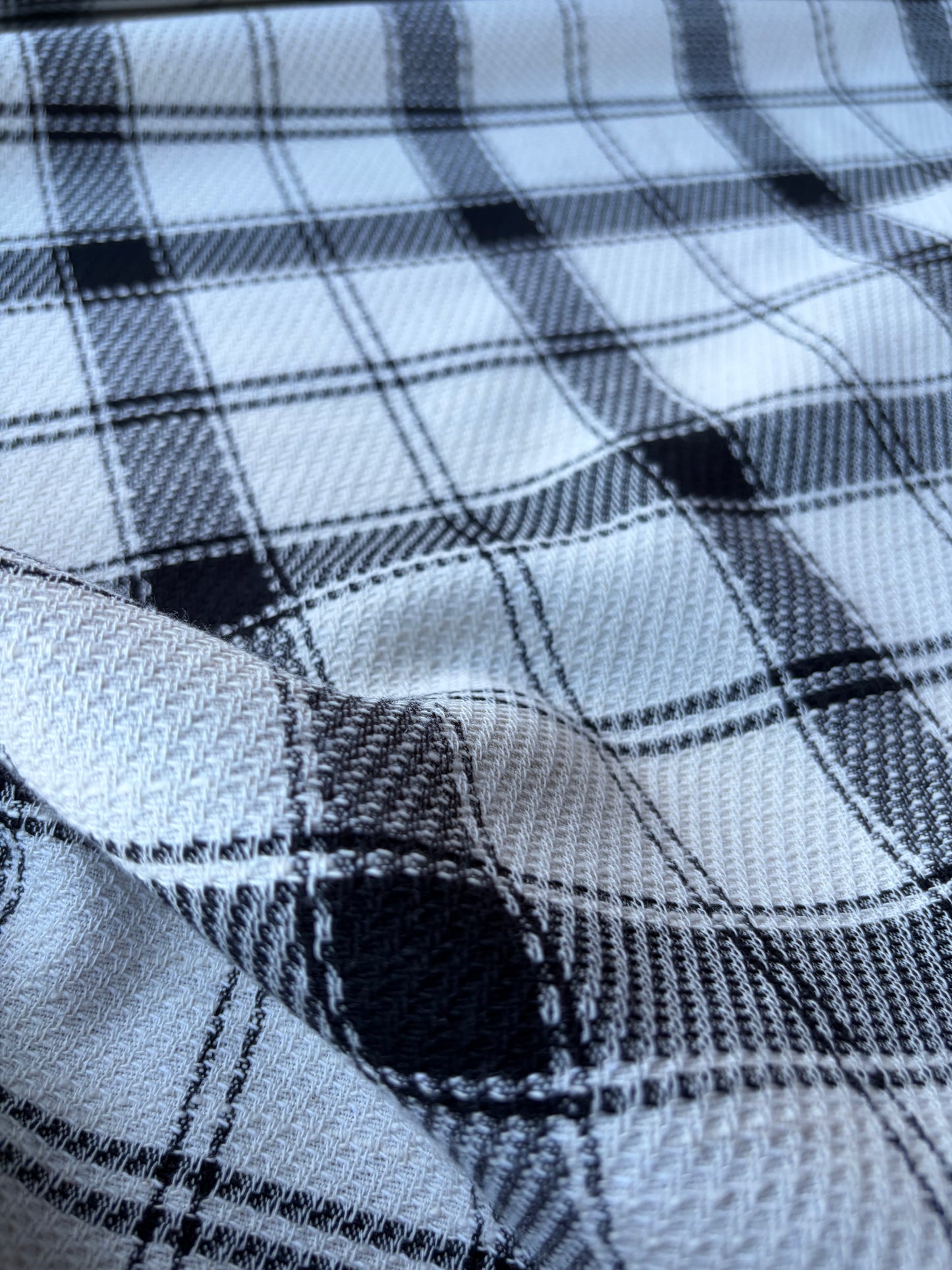 MOLKO 011  ecru/black heavy cotton check