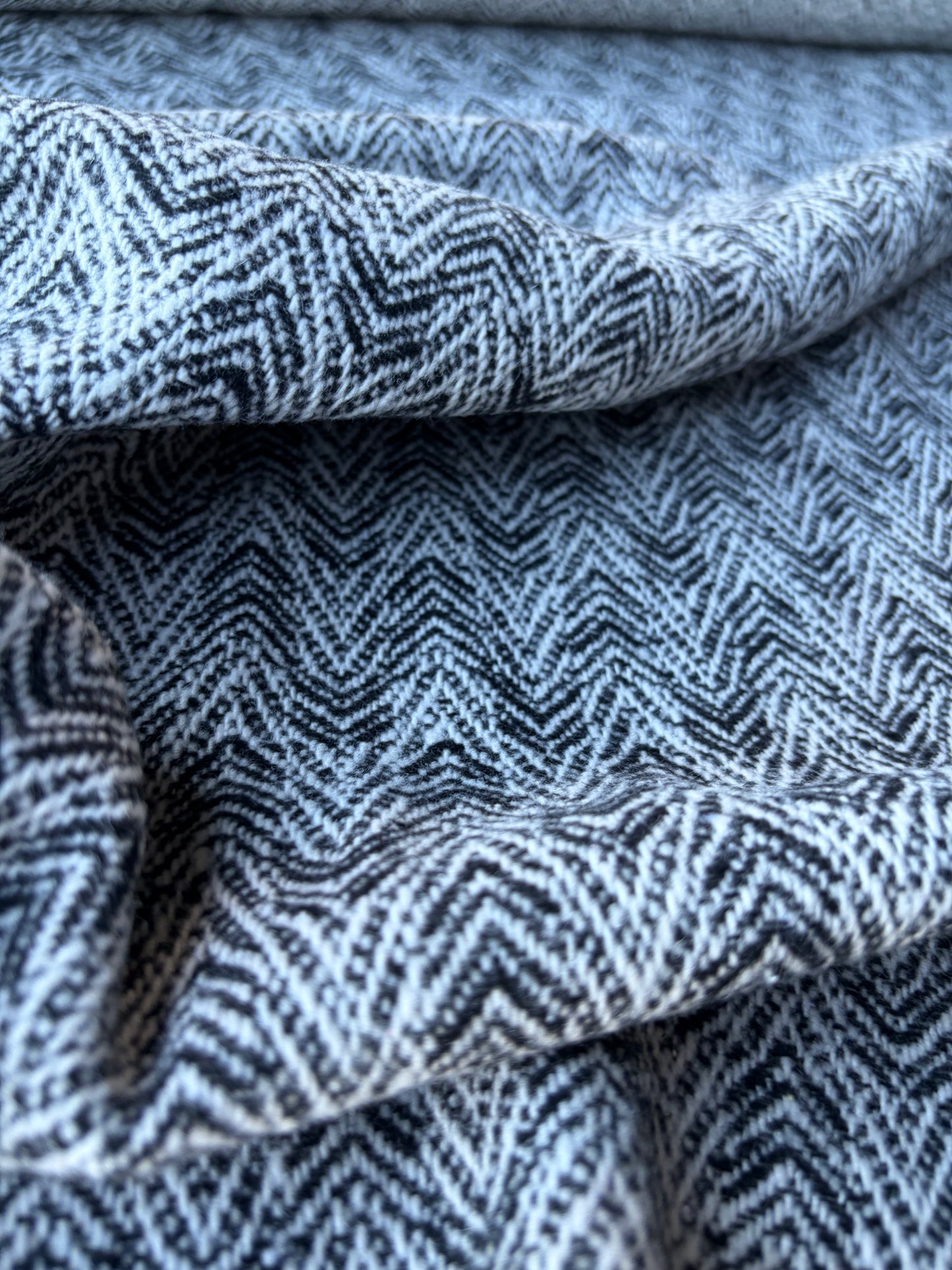 MOLKO 012 ecru/black heavy cotton herringbone
