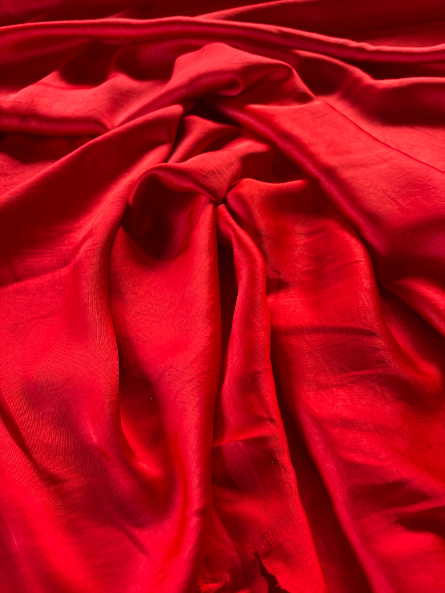 PIERROT 023 satin stretch lipstick red
