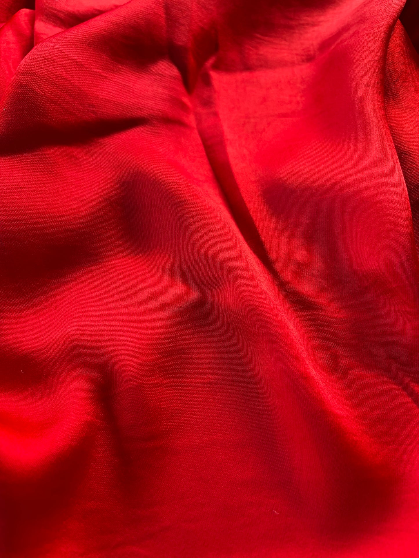 PIERROT 023 satin stretch lipstick red