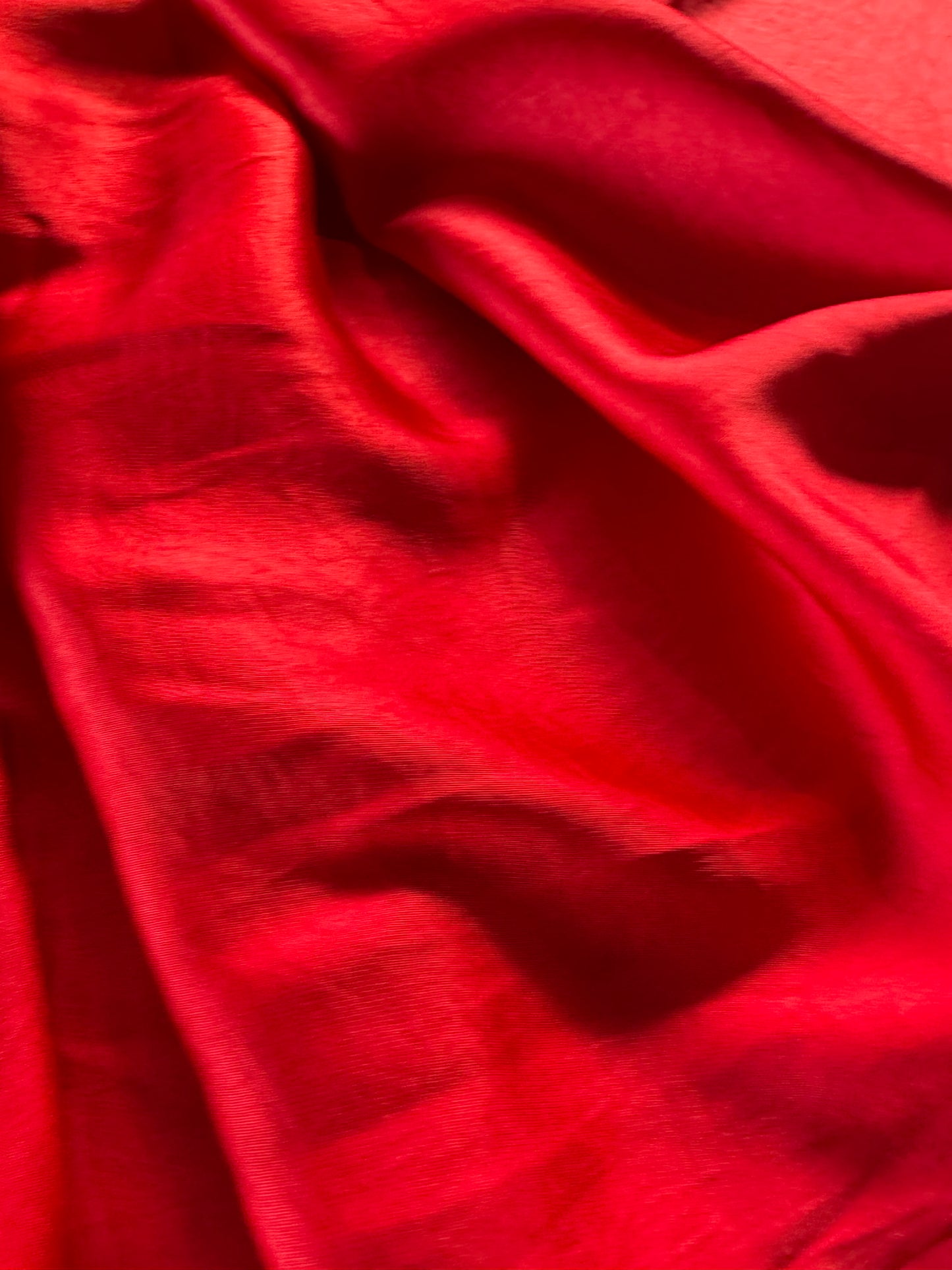 PIERROT 023 satin stretch lipstick red