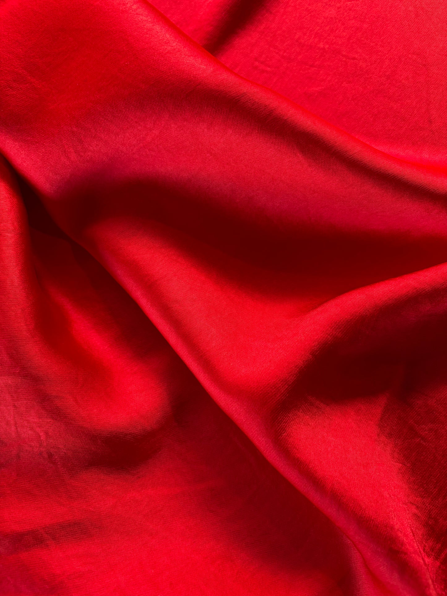 PIERROT 023 satin stretch lipstick red