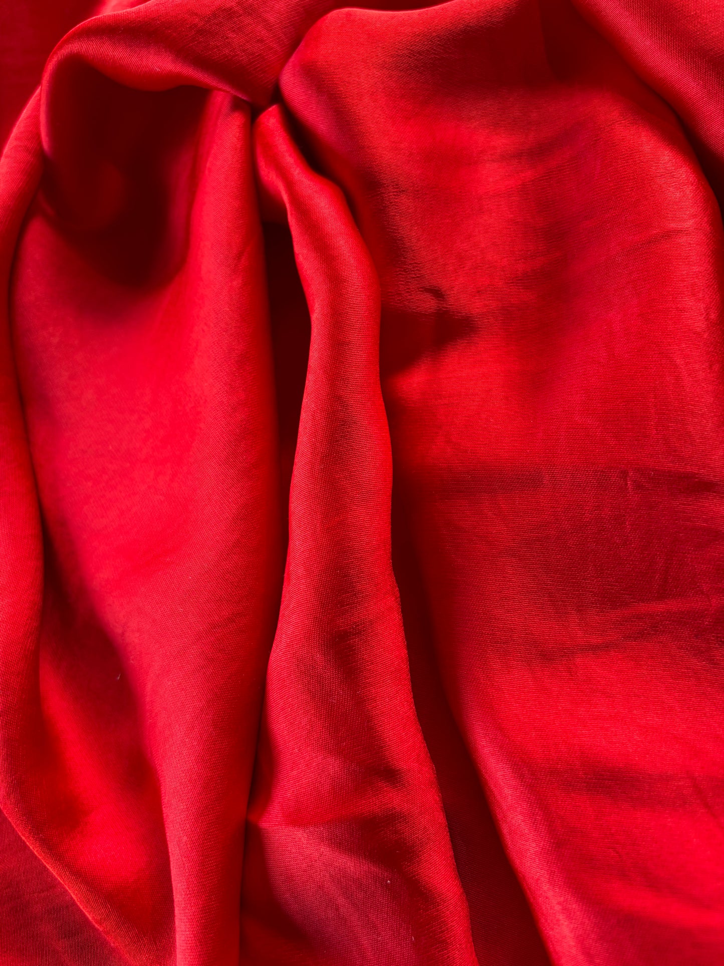 PIERROT 023 satin stretch lipstick red