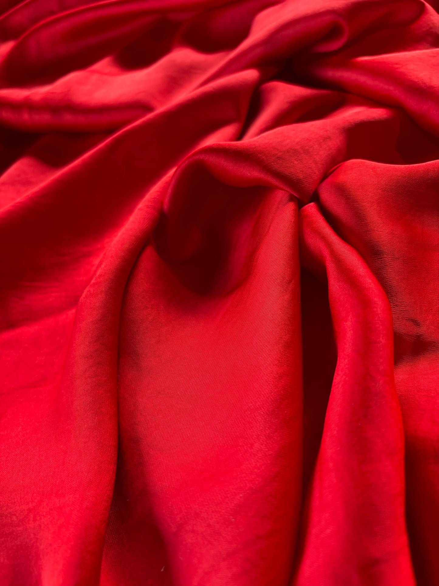 PIERROT 023 satin stretch lipstick red