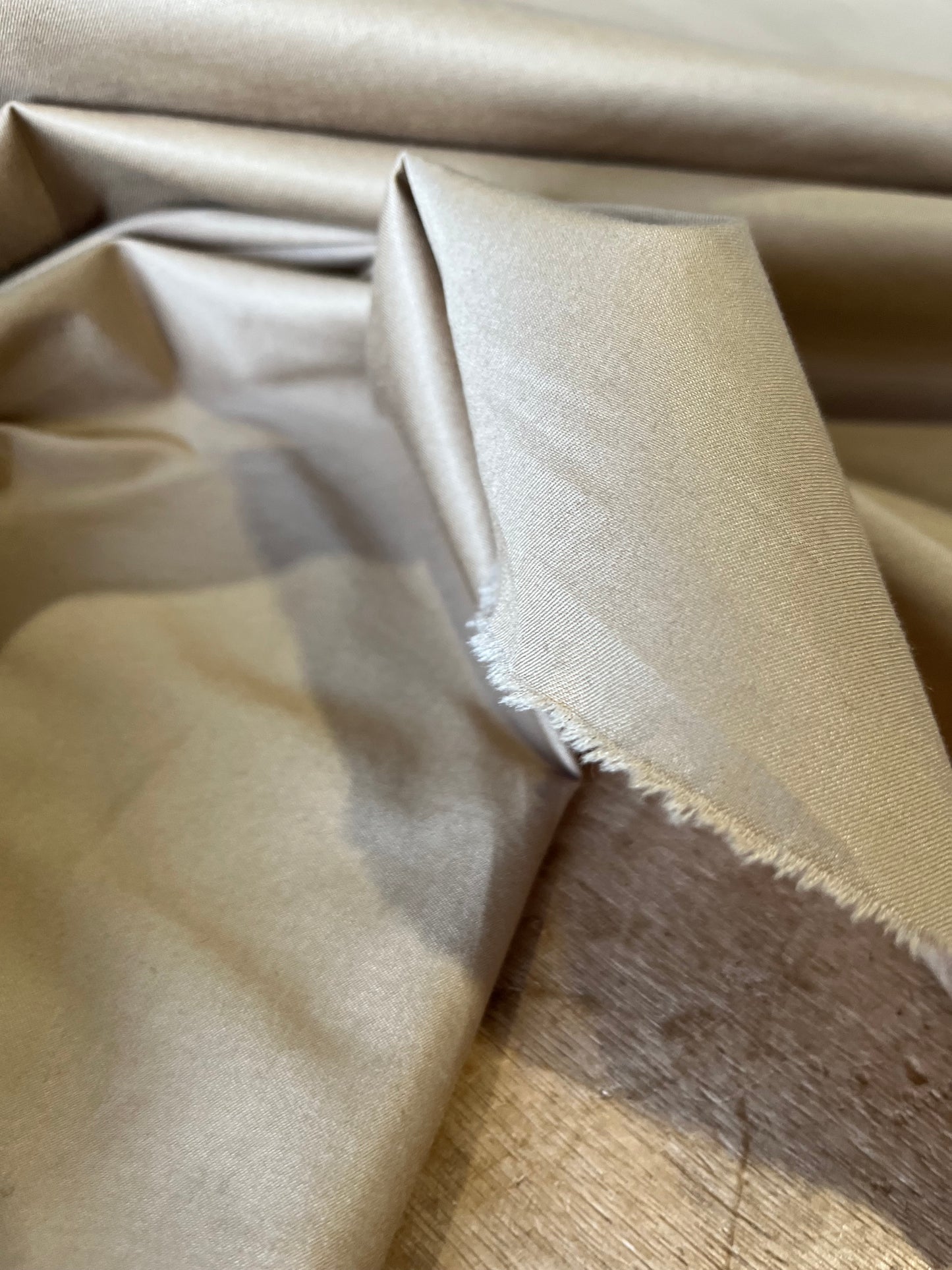 E02 MALBEC cotton stretch beige