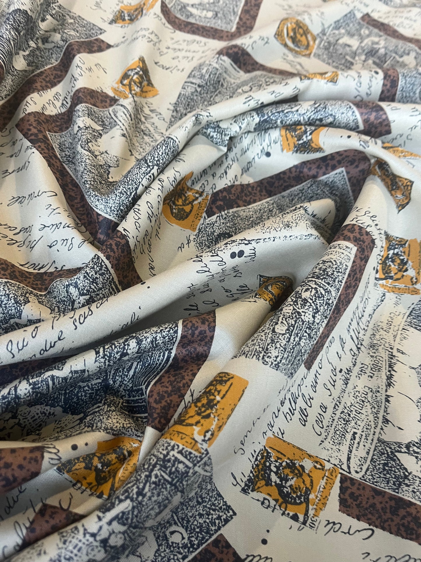 CARLA 006 viscose patchwork print sand ground