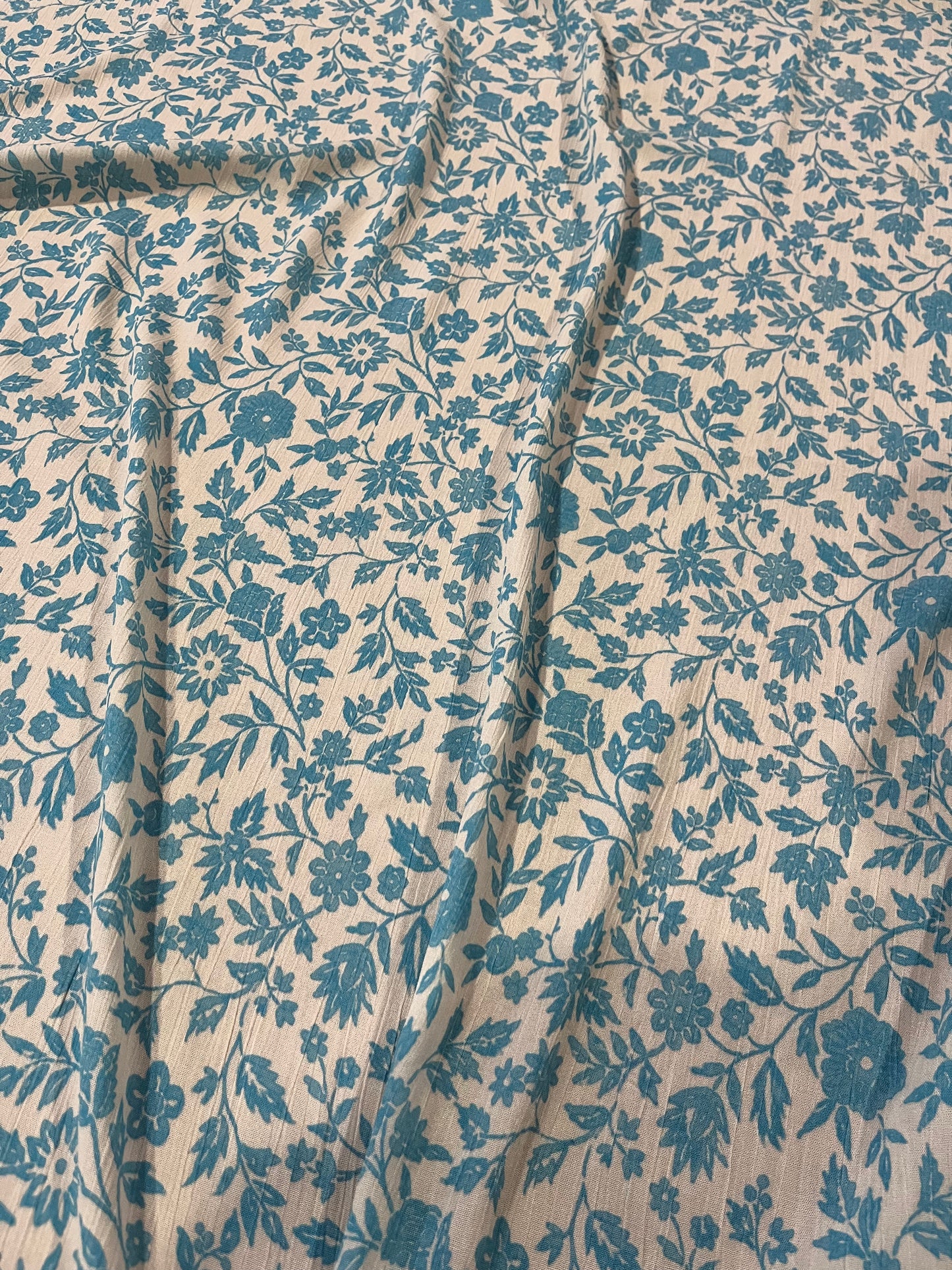 C02 ISABELLE 007 viscose crepon turquoise flower