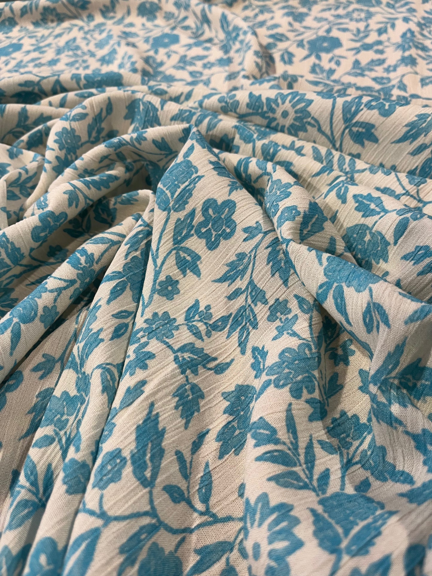 C02 ISABELLE 007 viscose crepon turquoise flower