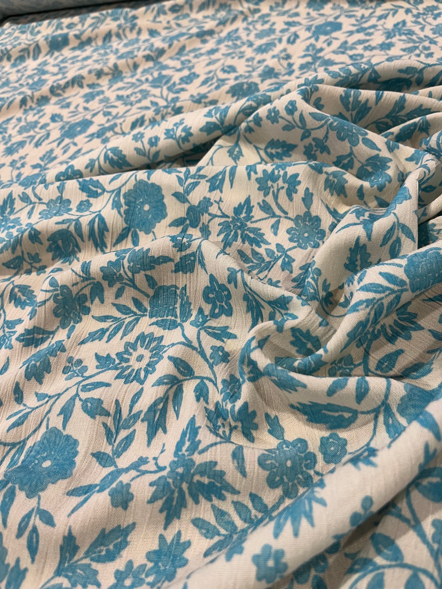 C02 ISABELLE 007 viscose crepon turquoise flower