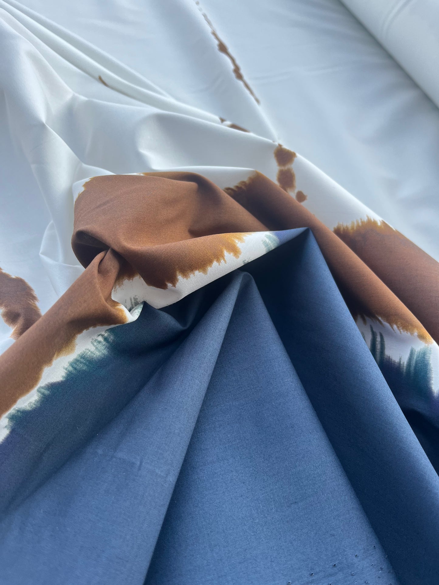ROSARIO 040 poplin with double border tie-dye print