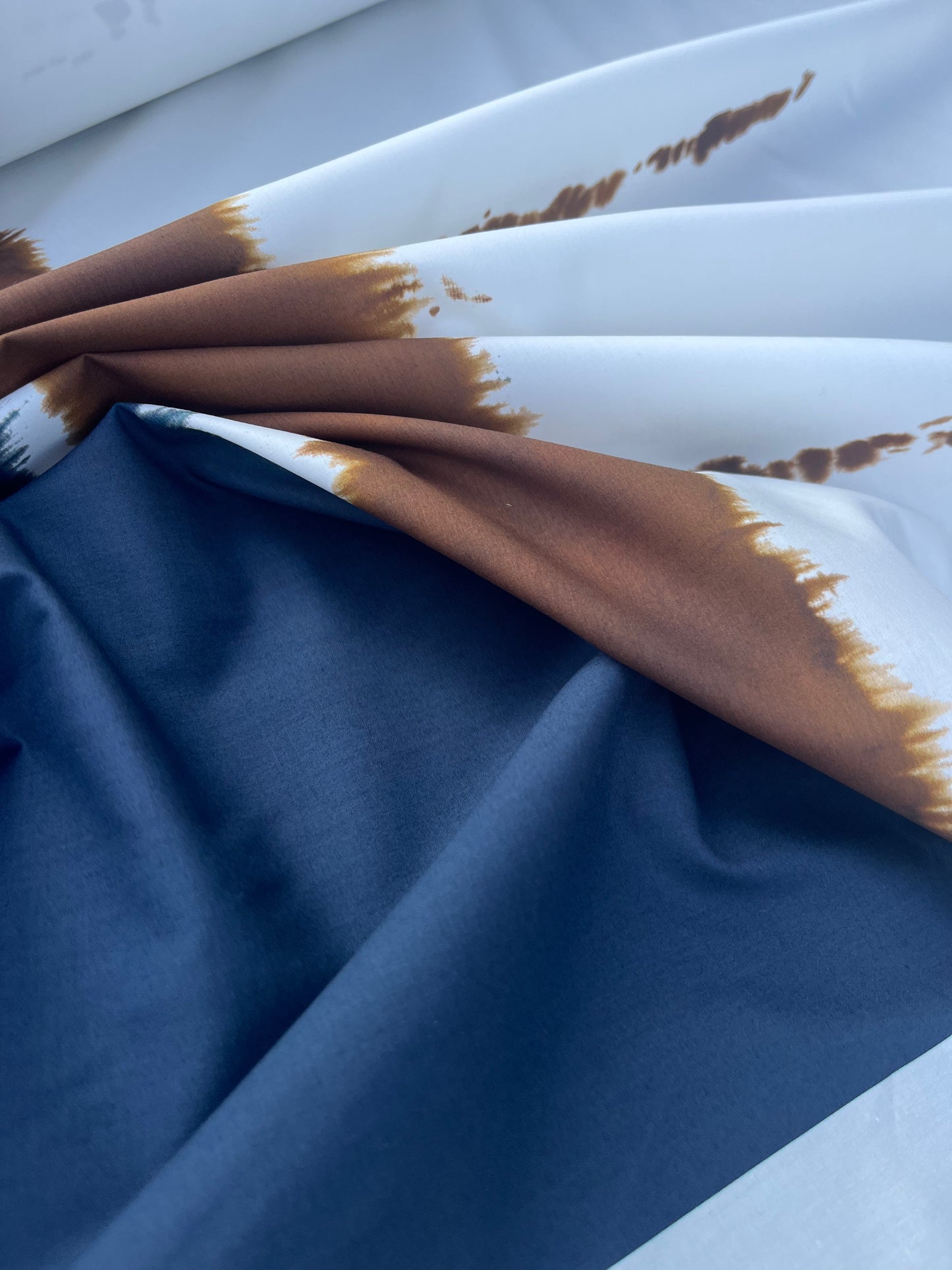 ROSARIO 040 poplin with double border tie-dye print