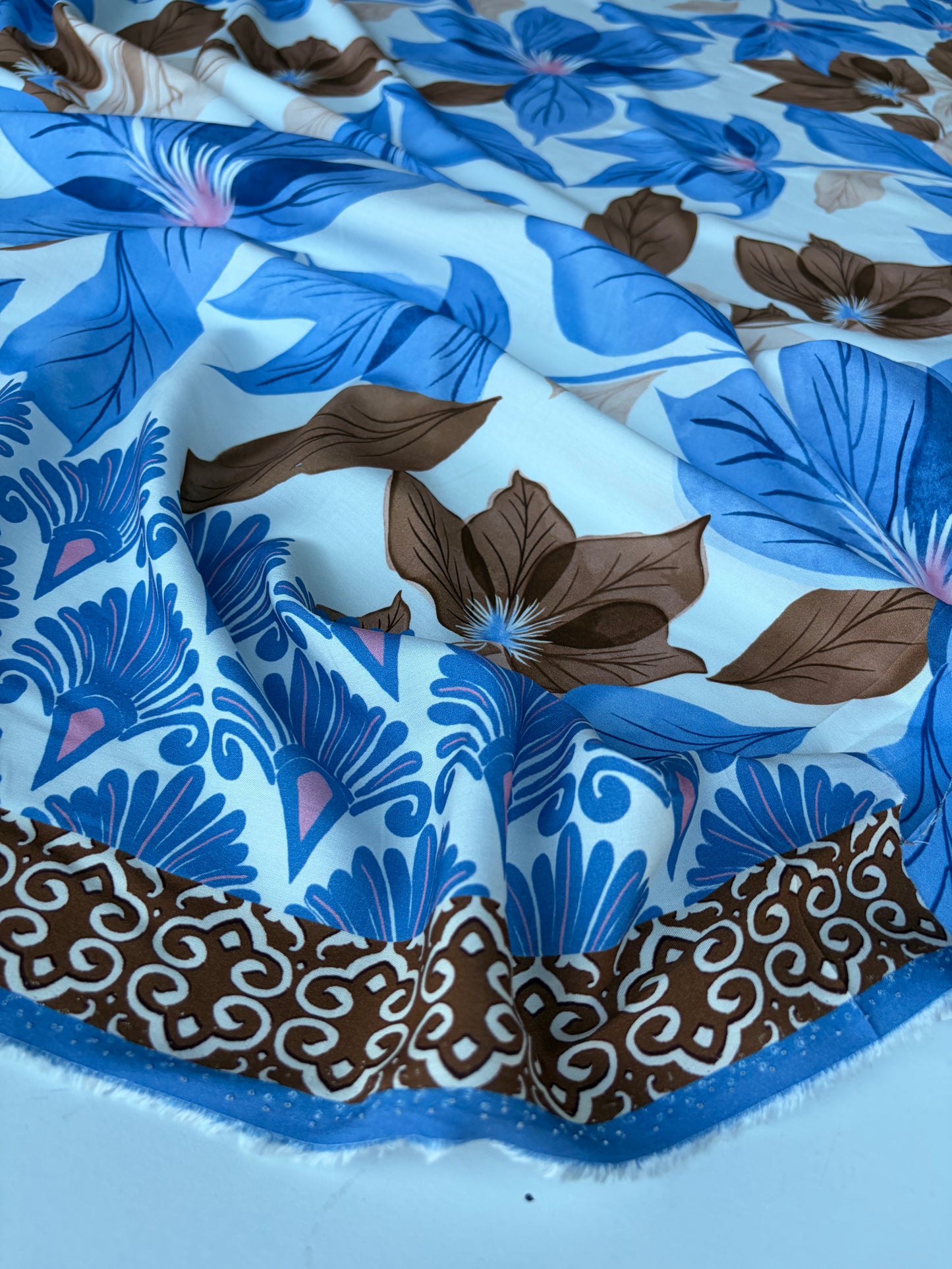 MOLKO 023 double border viscose fibrane print