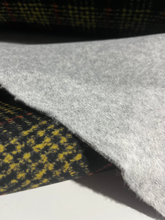 Flip side 110 wool contrecollé light grey with check inside