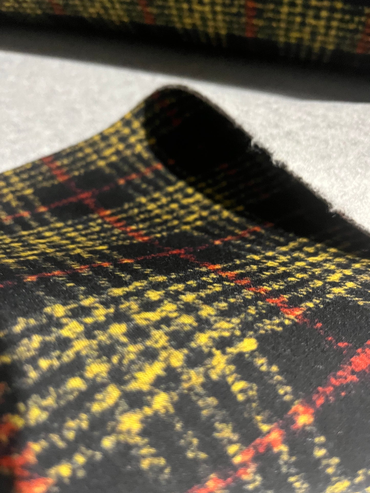 Flip side 110 wool contrecollé light grey with check inside